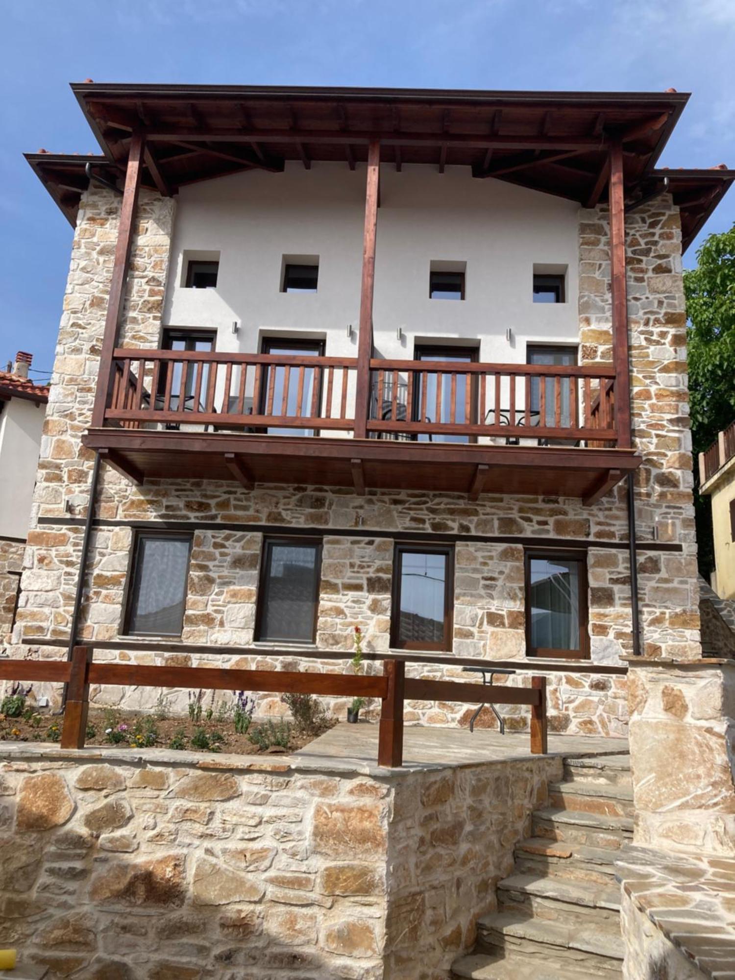 Annousa's House &