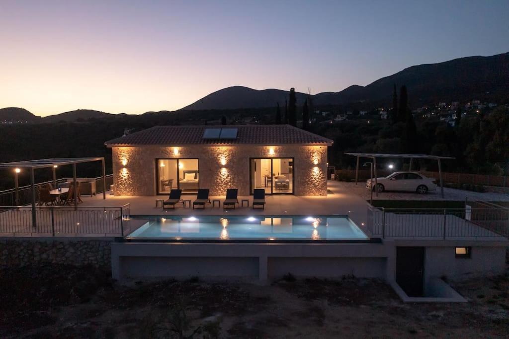 Brand New: Kefalonia Stone - Trapezaki Retreat Trapezaki (Kefalonia)