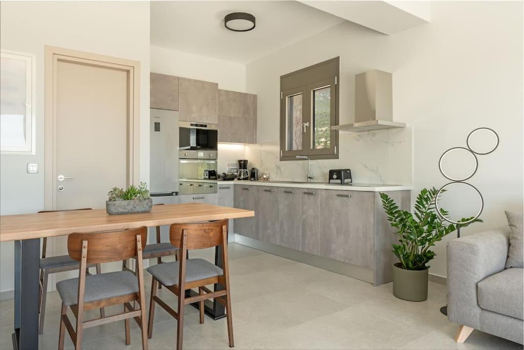 Villa Brand New: Kefalonia Stone - Trapezaki Retreat