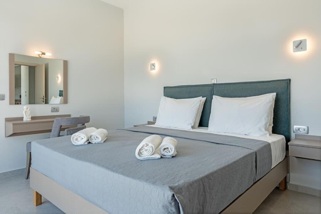 Brand New: Kefalonia Stone - Trapezaki Retreat Villa Trapezaki (Kefalonia)