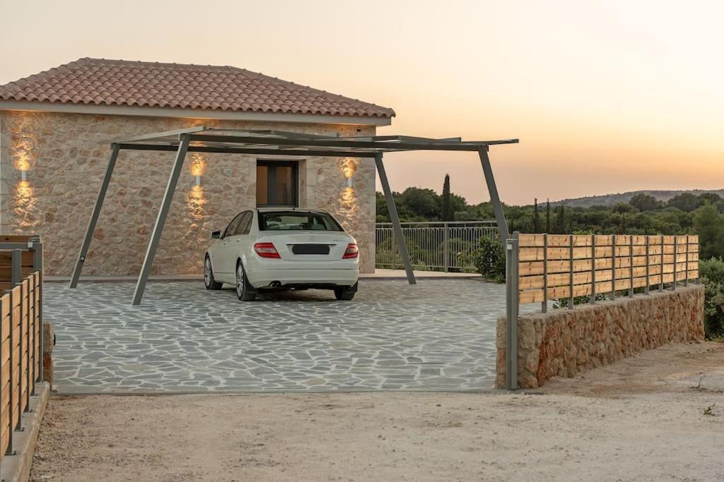 Brand New: Kefalonia Stone - Trapezaki Retreat *
