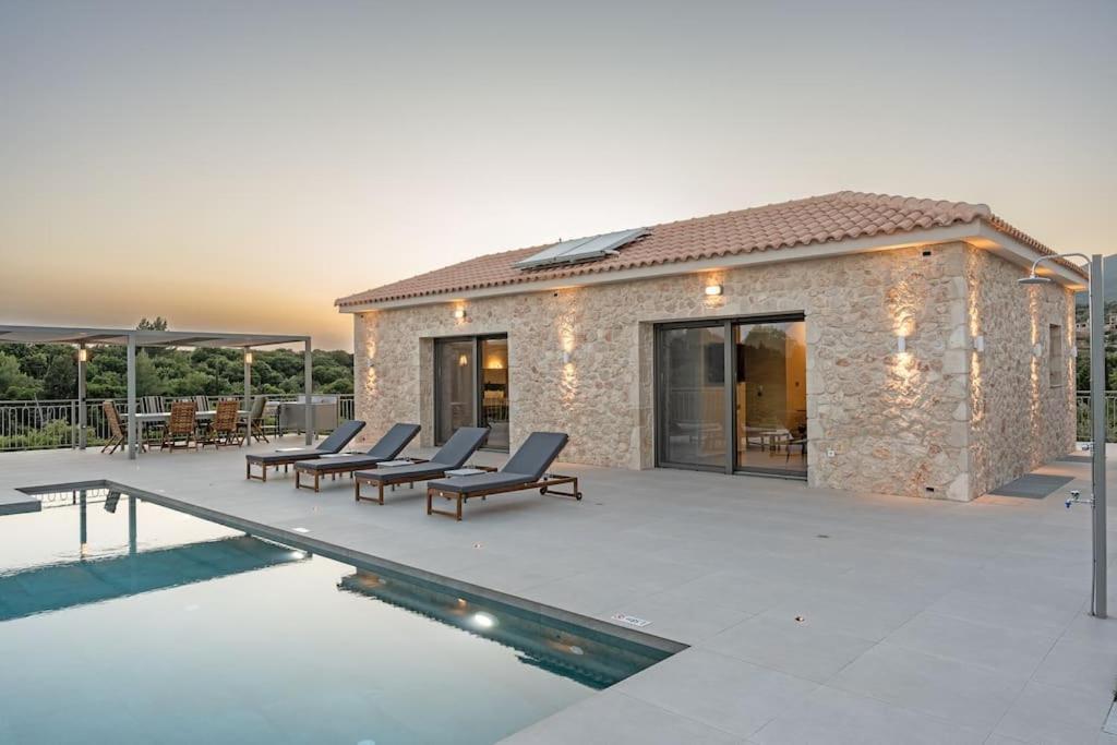 Brand New: Kefalonia Stone - Trapezaki Retreat Villa Trapezaki (Kefalonia)