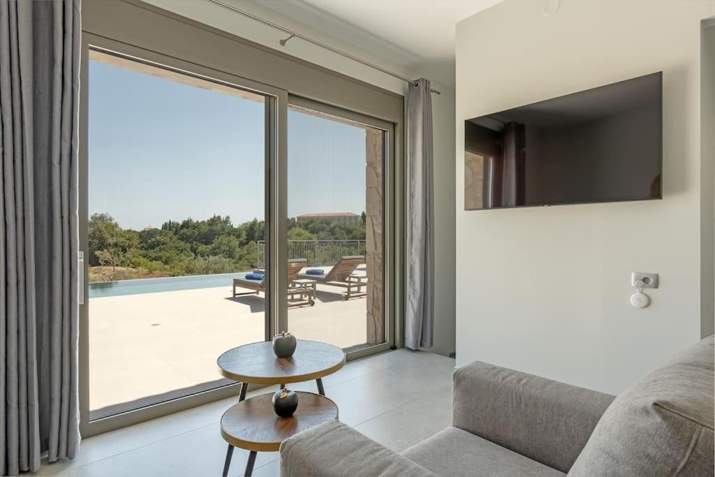 Brand New: Kefalonia Stone - Trapezaki Retreat Villa