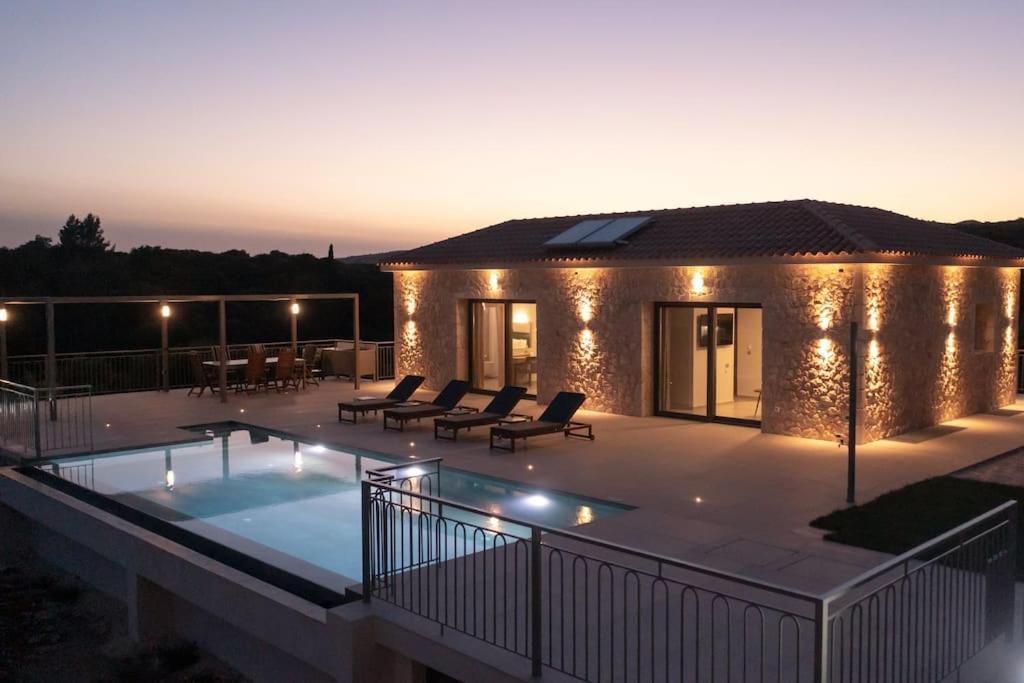 Villa Brand New: Kefalonia Stone - Trapezaki Retreat