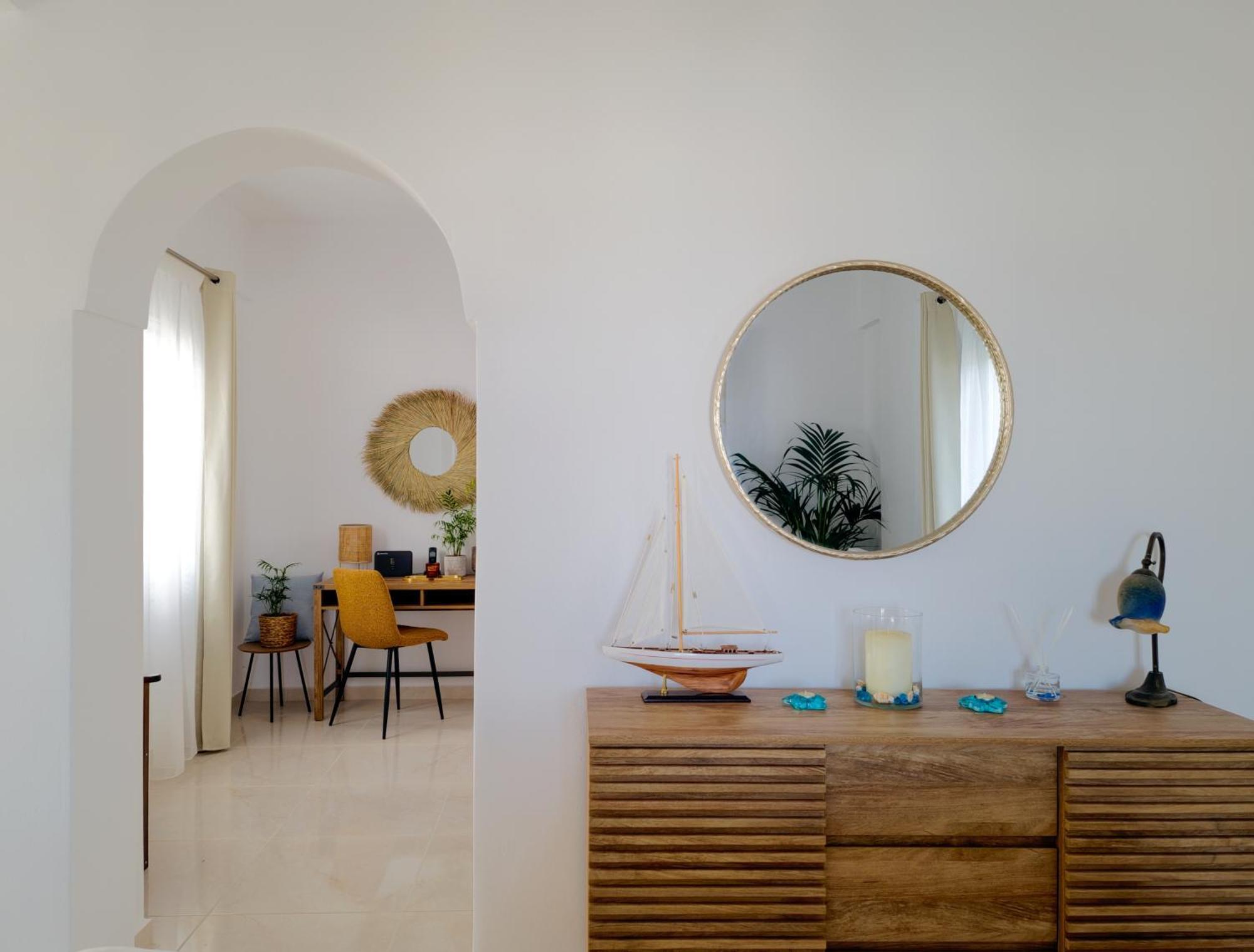 Betty's Serenity House Apartment Kamari (Santorini)