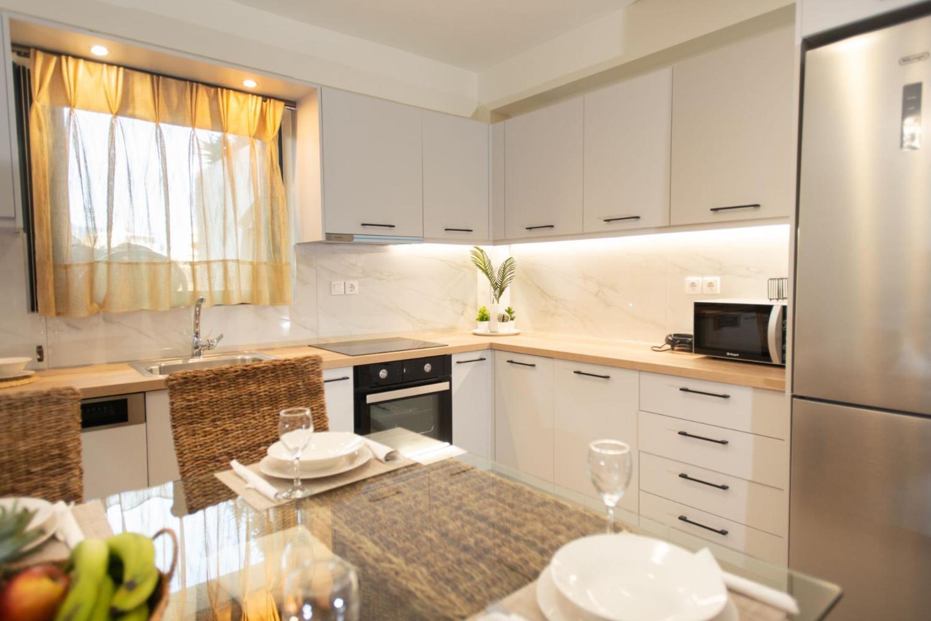 Apartment Alkioni Suites, Beachfront, With Mountain View Kokkinos Pirgos