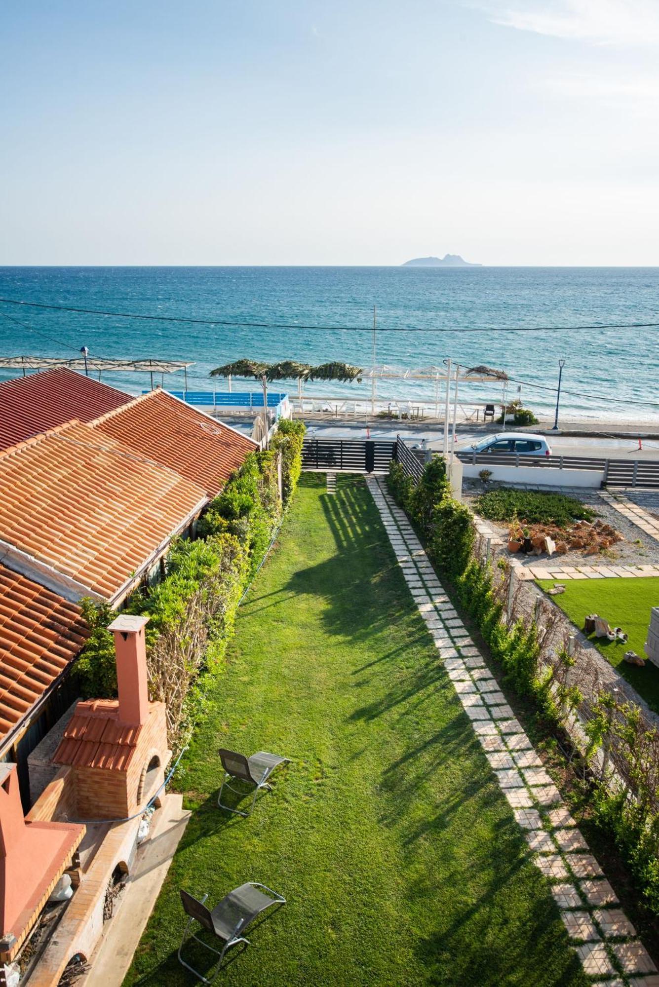 Alkioni Suites, Beachfront, With Mountain View *