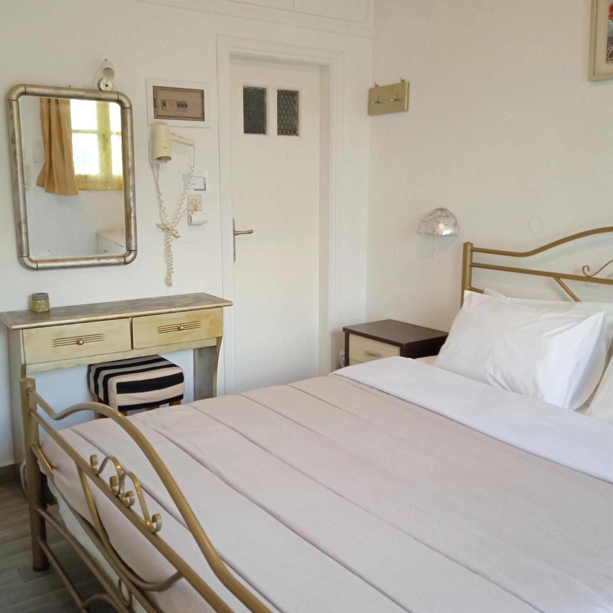 The 3* Perissa (Santorini)