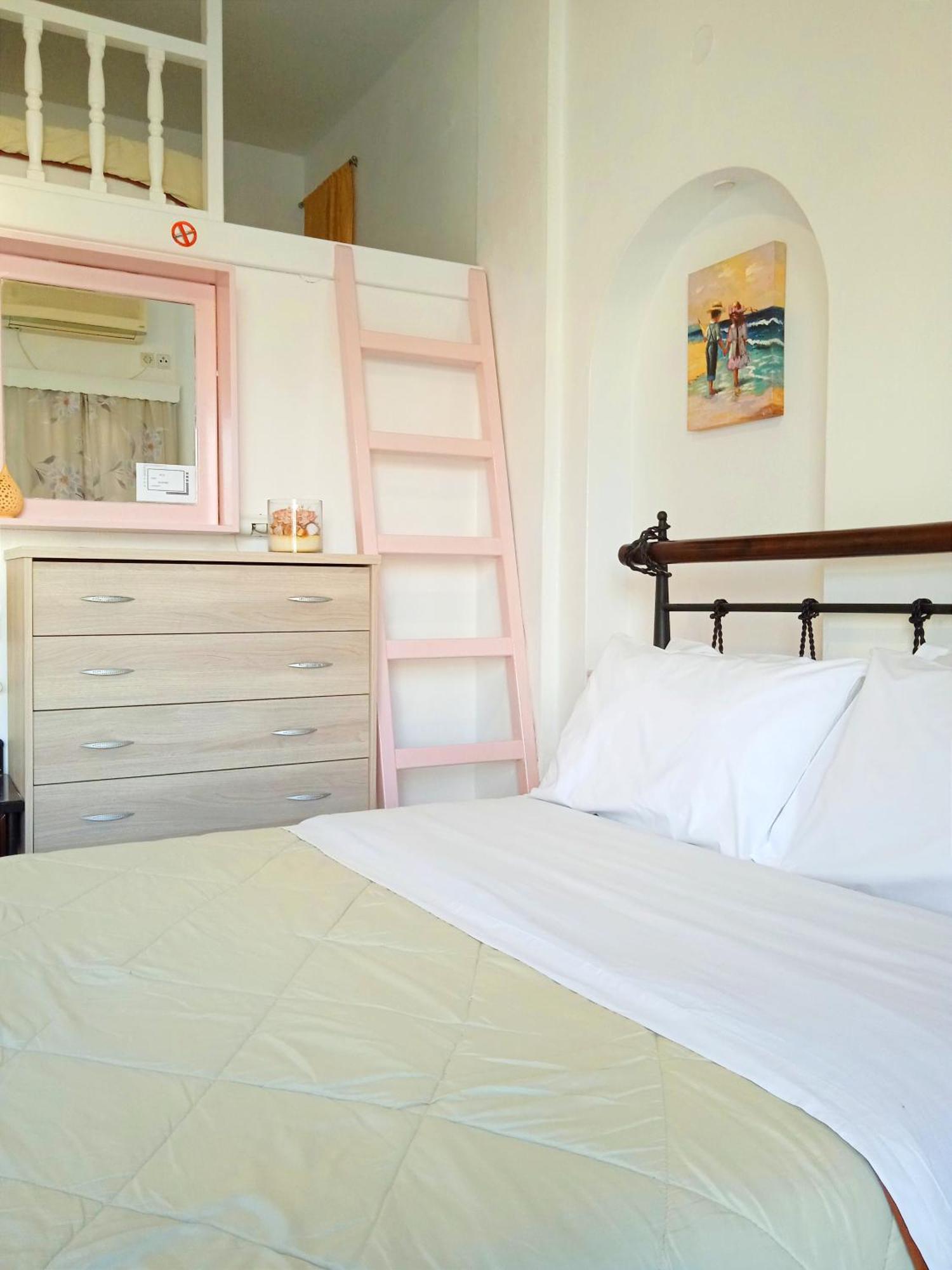 Aparthotel The 3*