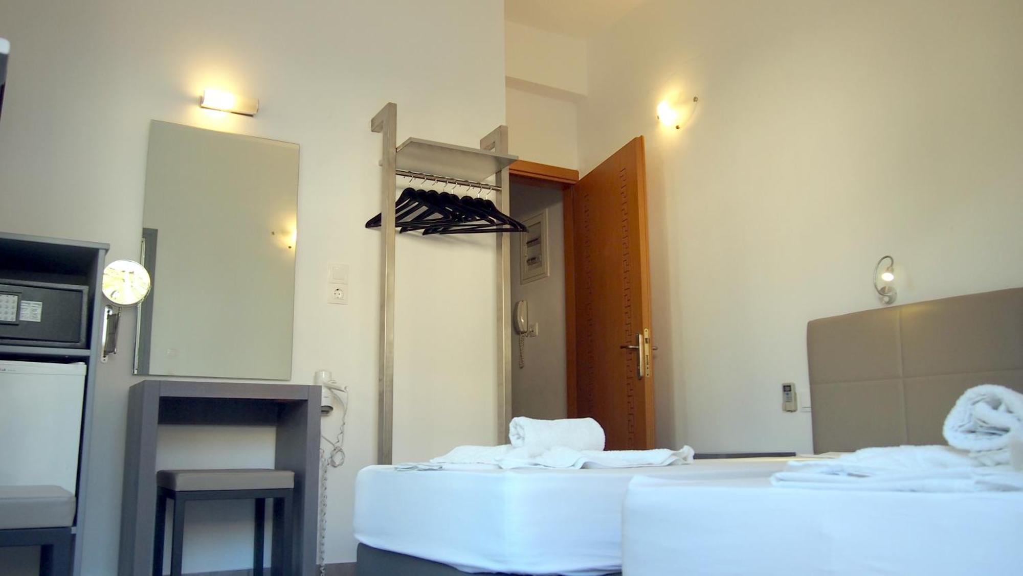 Homer's Hotel Chora (Ios)