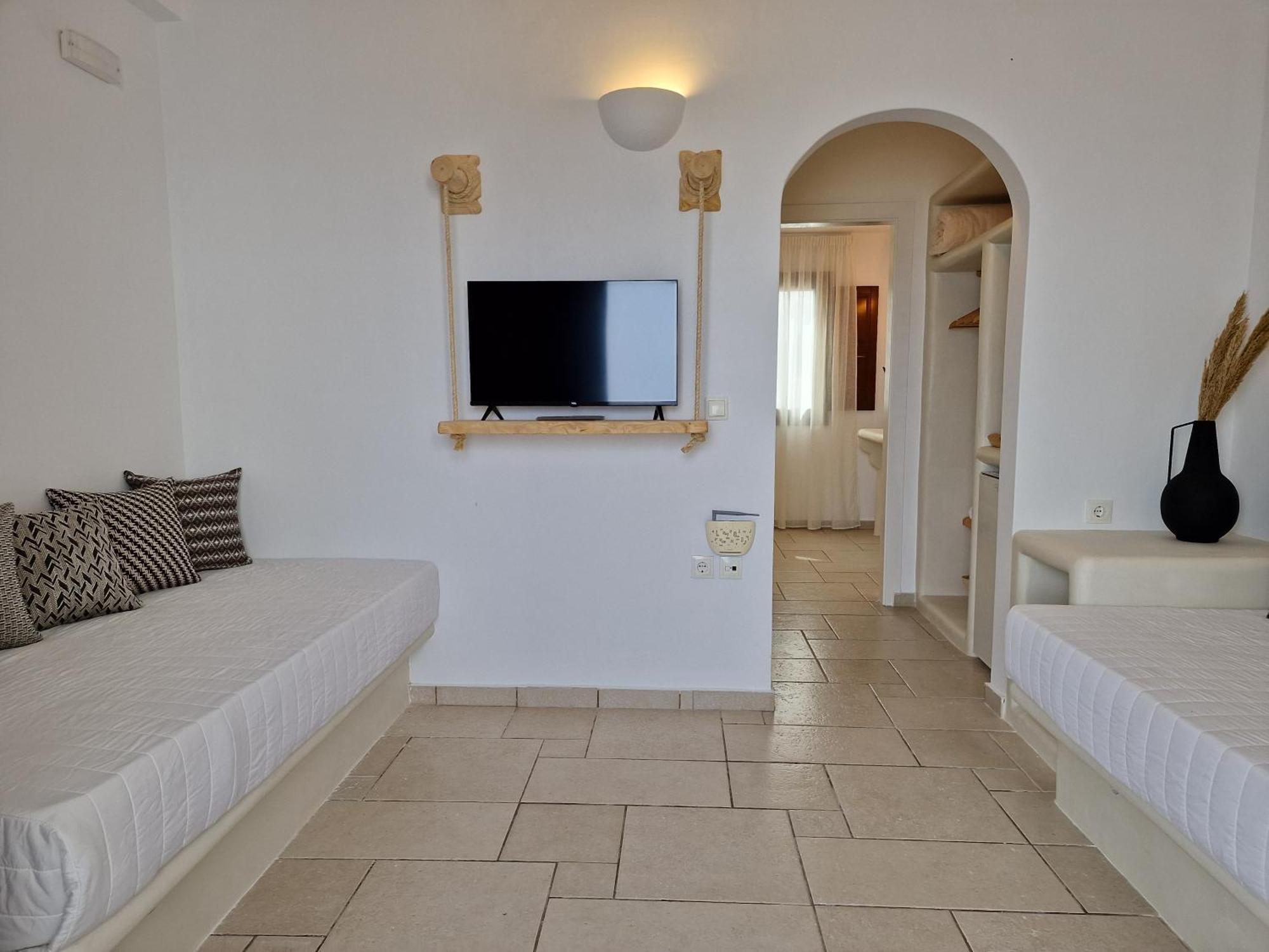 Hotel Amerisa & Fira (Santorini)