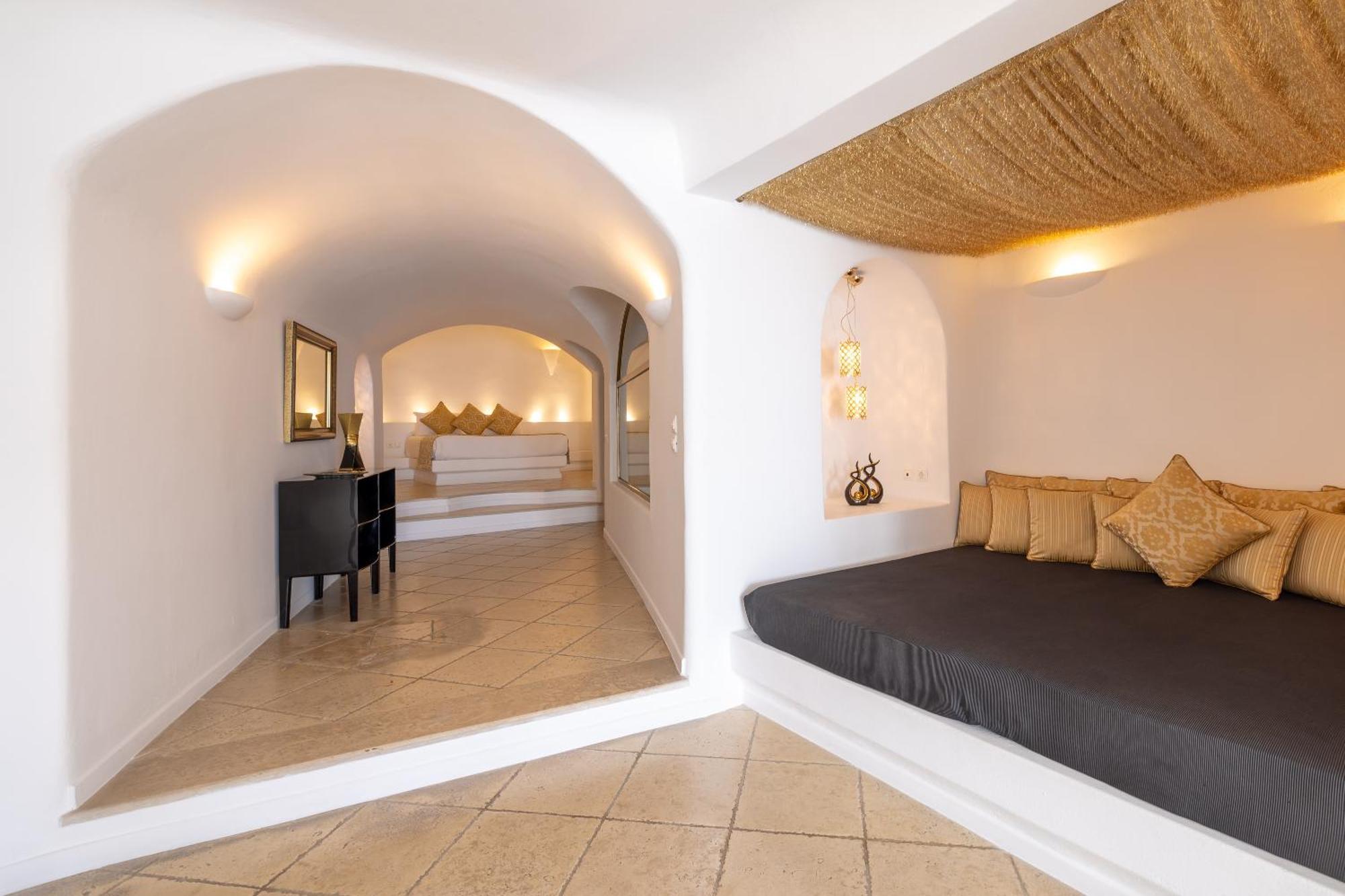 Hotel Above Blue 4*