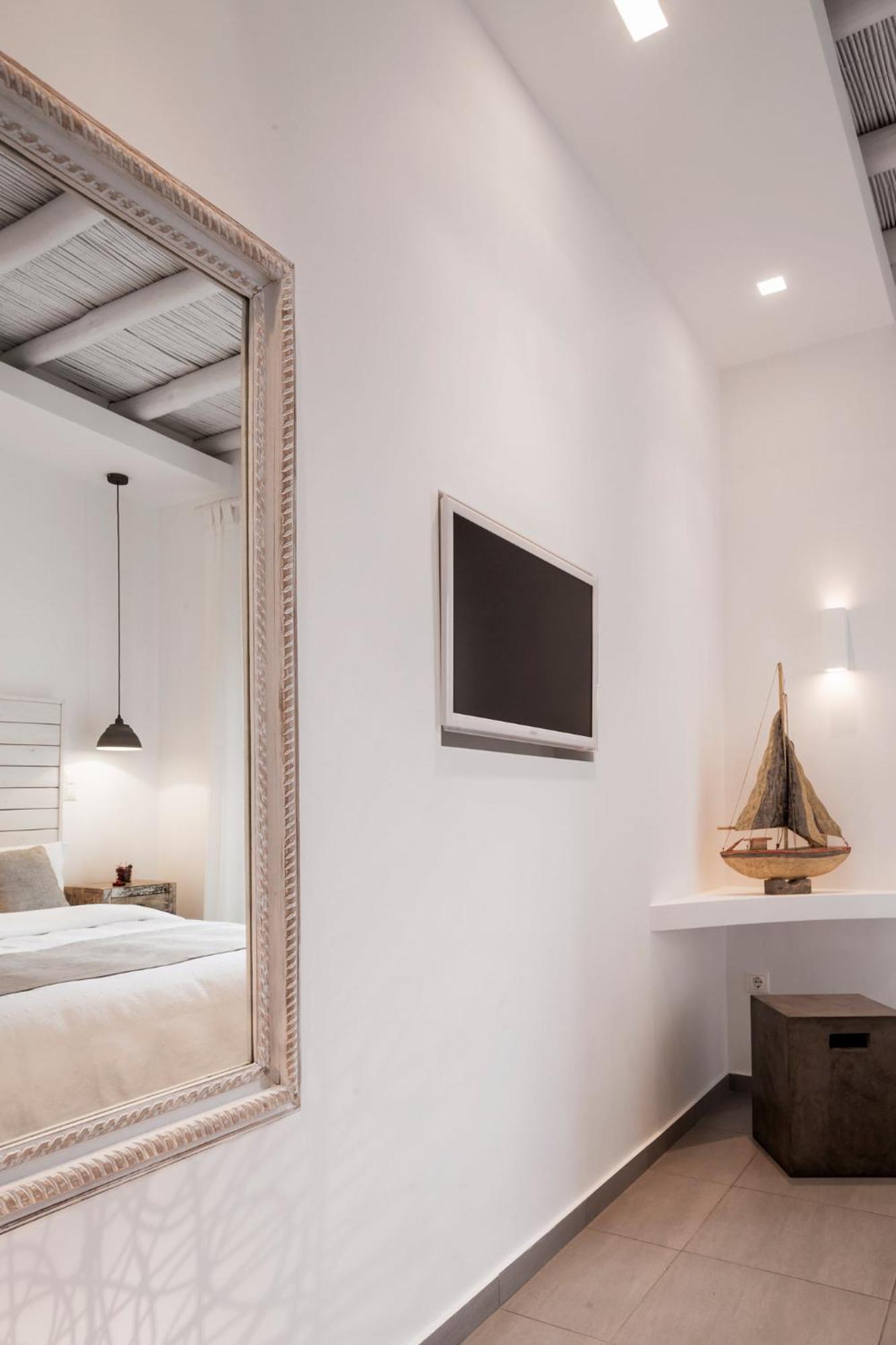 Paradise Design 4* Batsi (Andros)