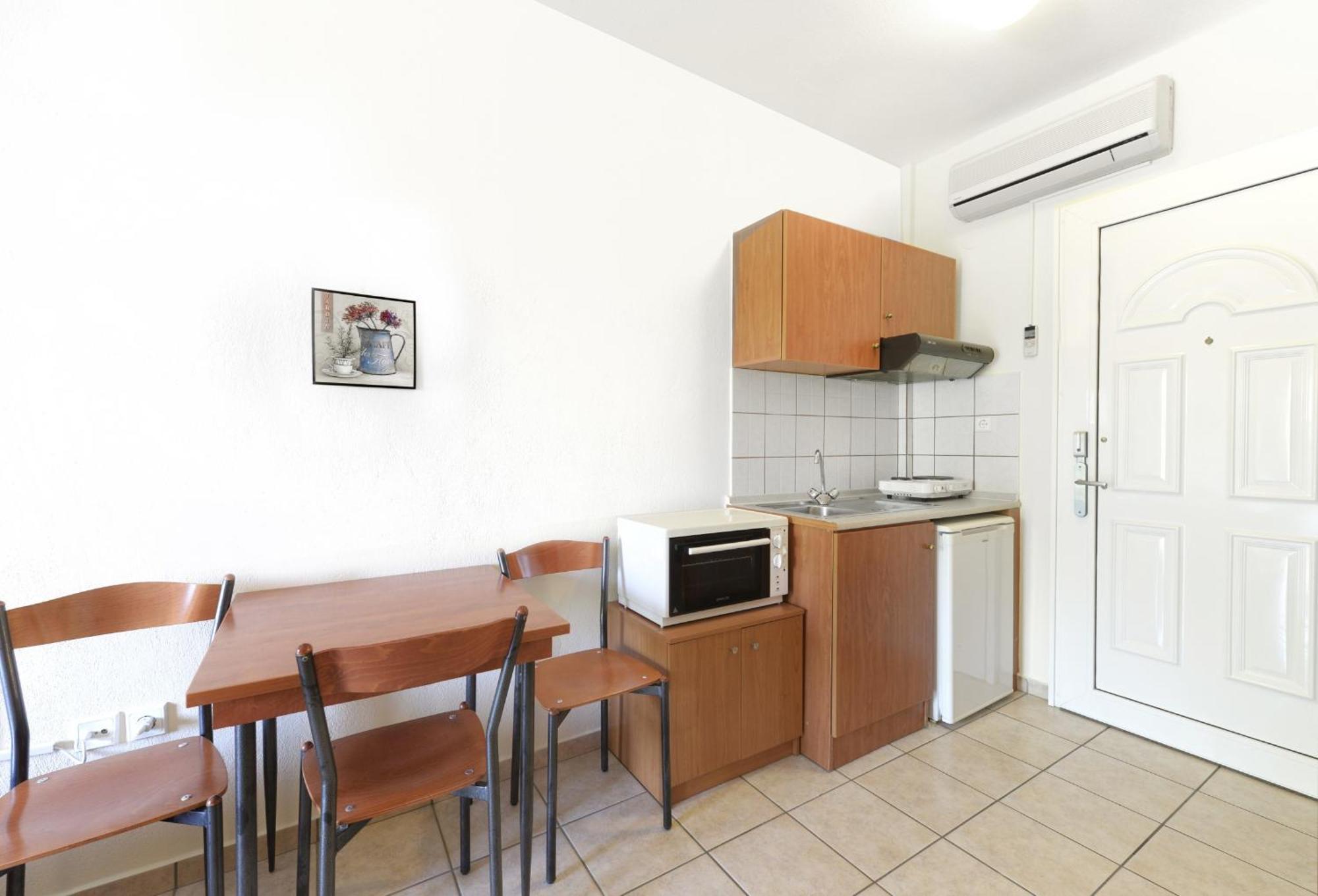 Amalia Aparthotel