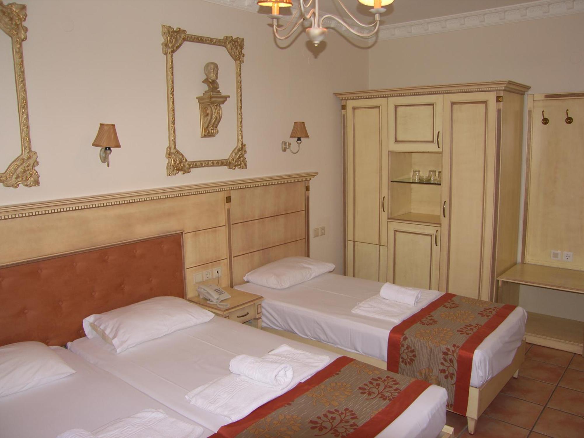 Hotel Parthenon Art Hotel 3*