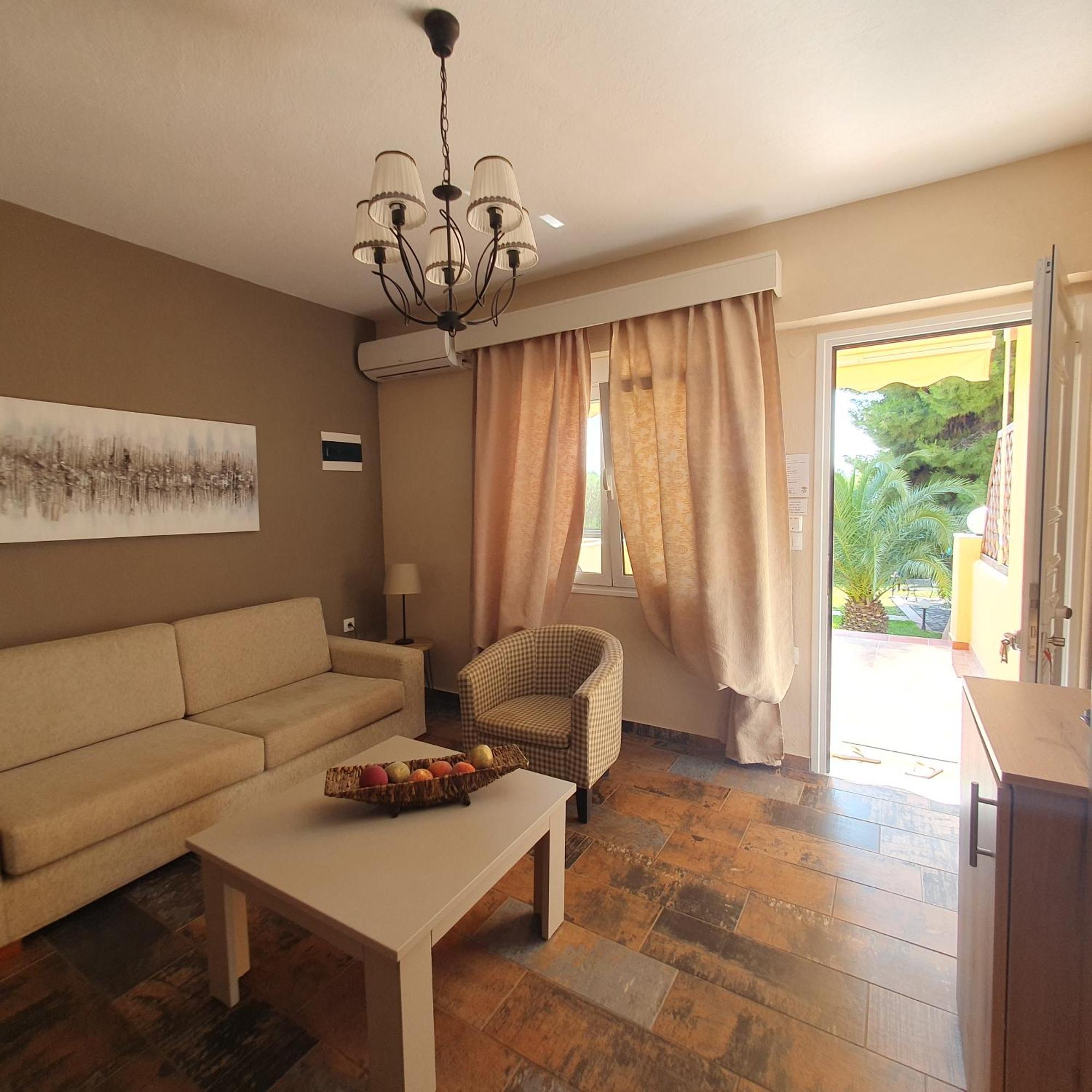 Aparthotel Agrili Apartments & Rooms 3*