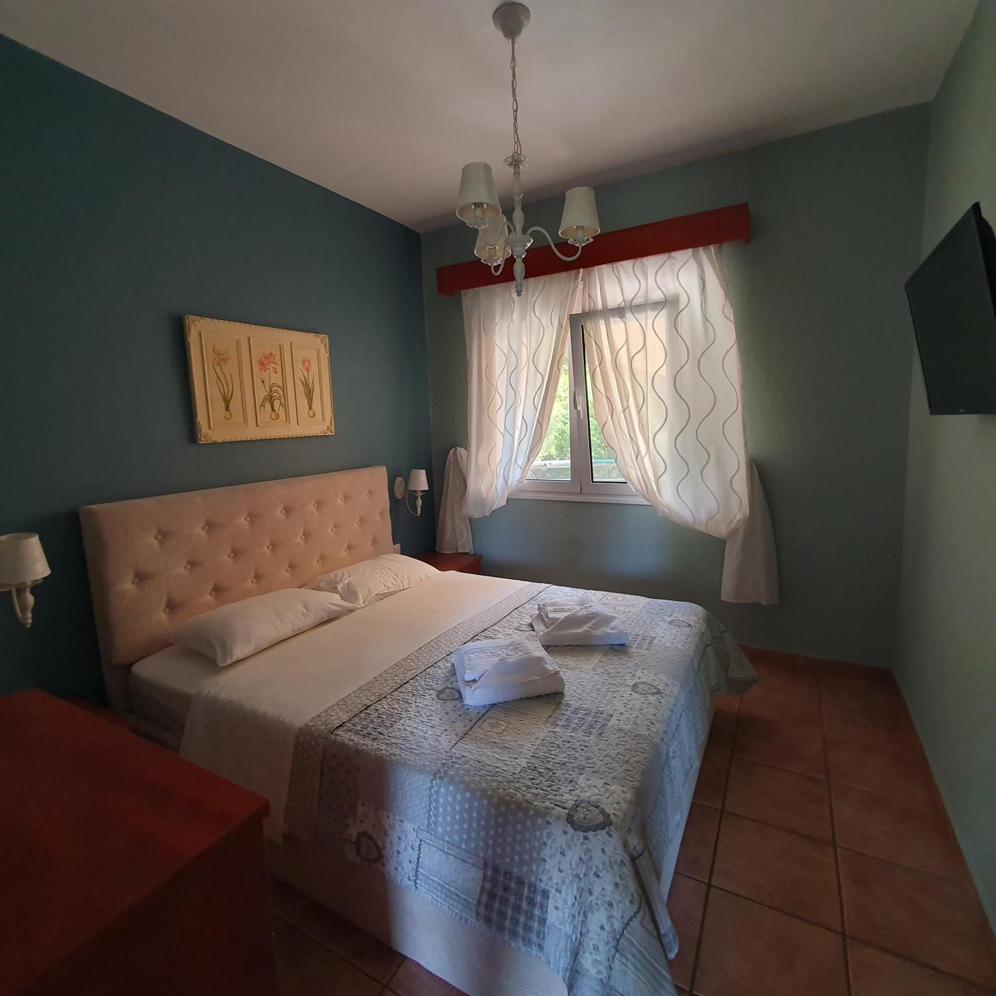Agrili Apartments & Rooms