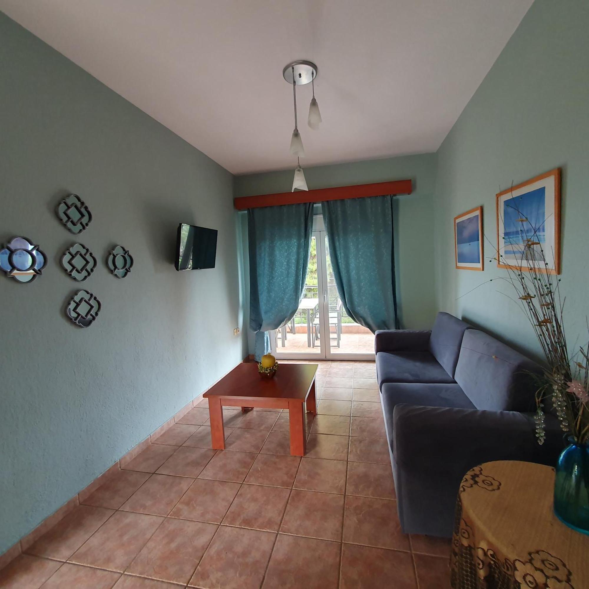 Agrili Apartments & Rooms