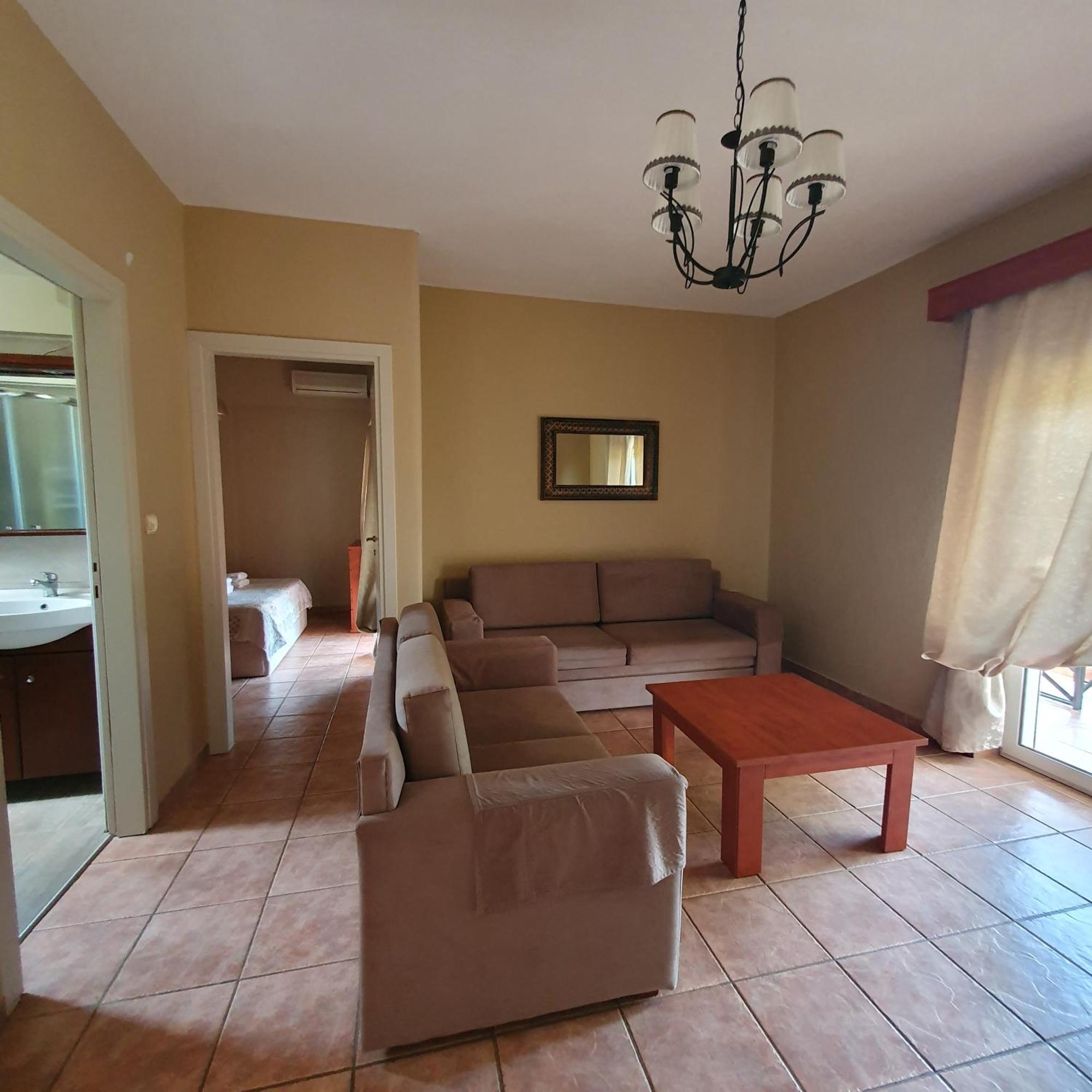 Agrili Apartments & Rooms Elia Nikitis