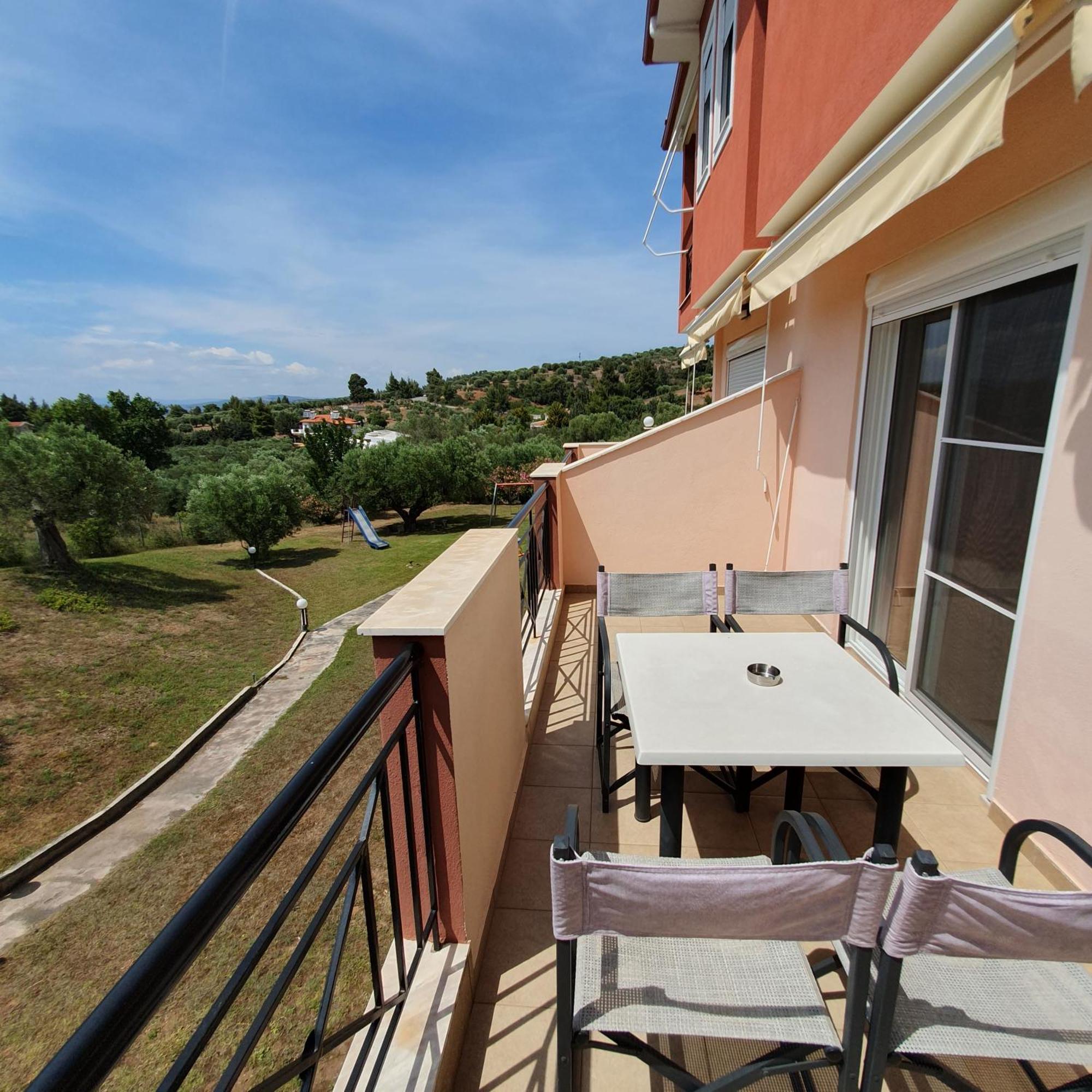 Aparthotel Agrili Apartments & Rooms 3*