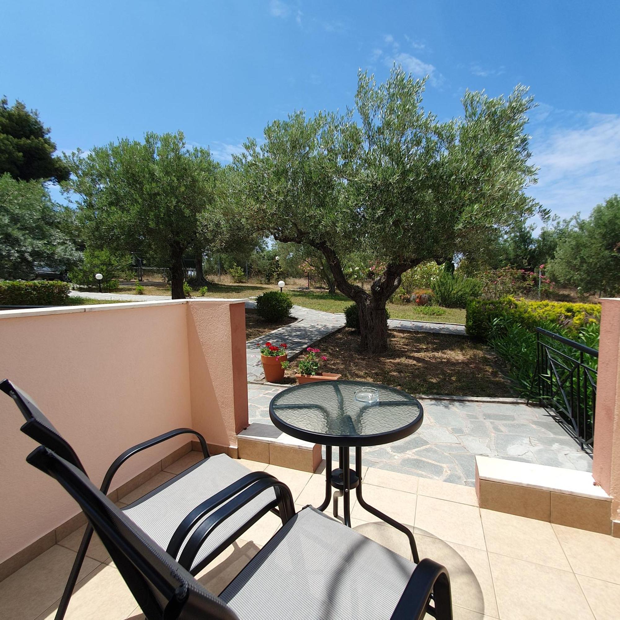 Aparthotel Agrili Apartments & Rooms Elia Nikitis