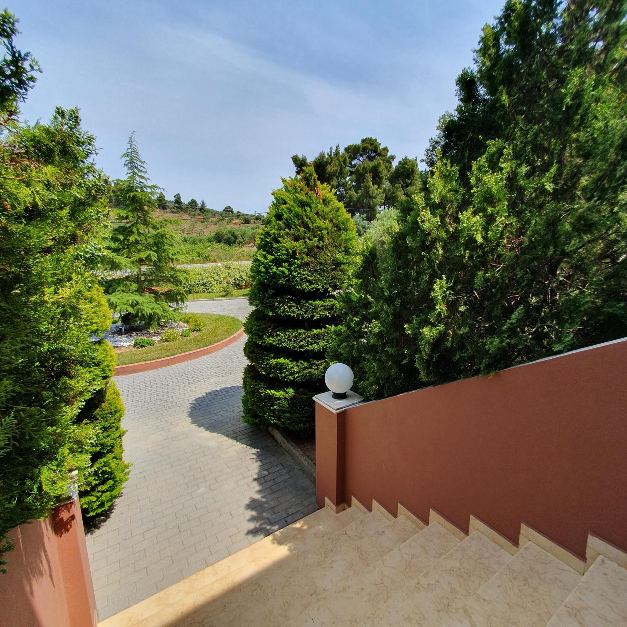 Agrili Apartments & Rooms 3*