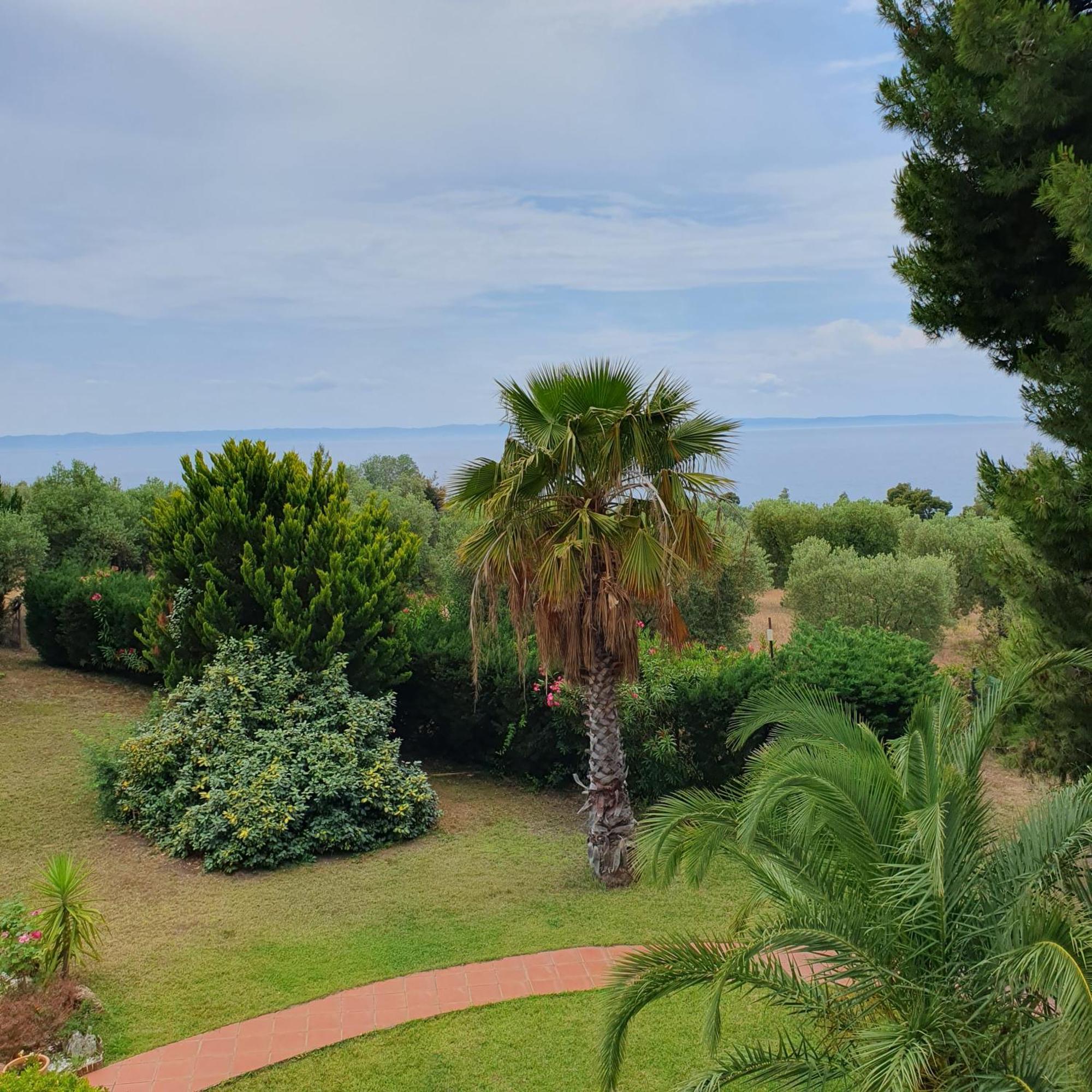 Aparthotel Agrili Apartments & Rooms 3*