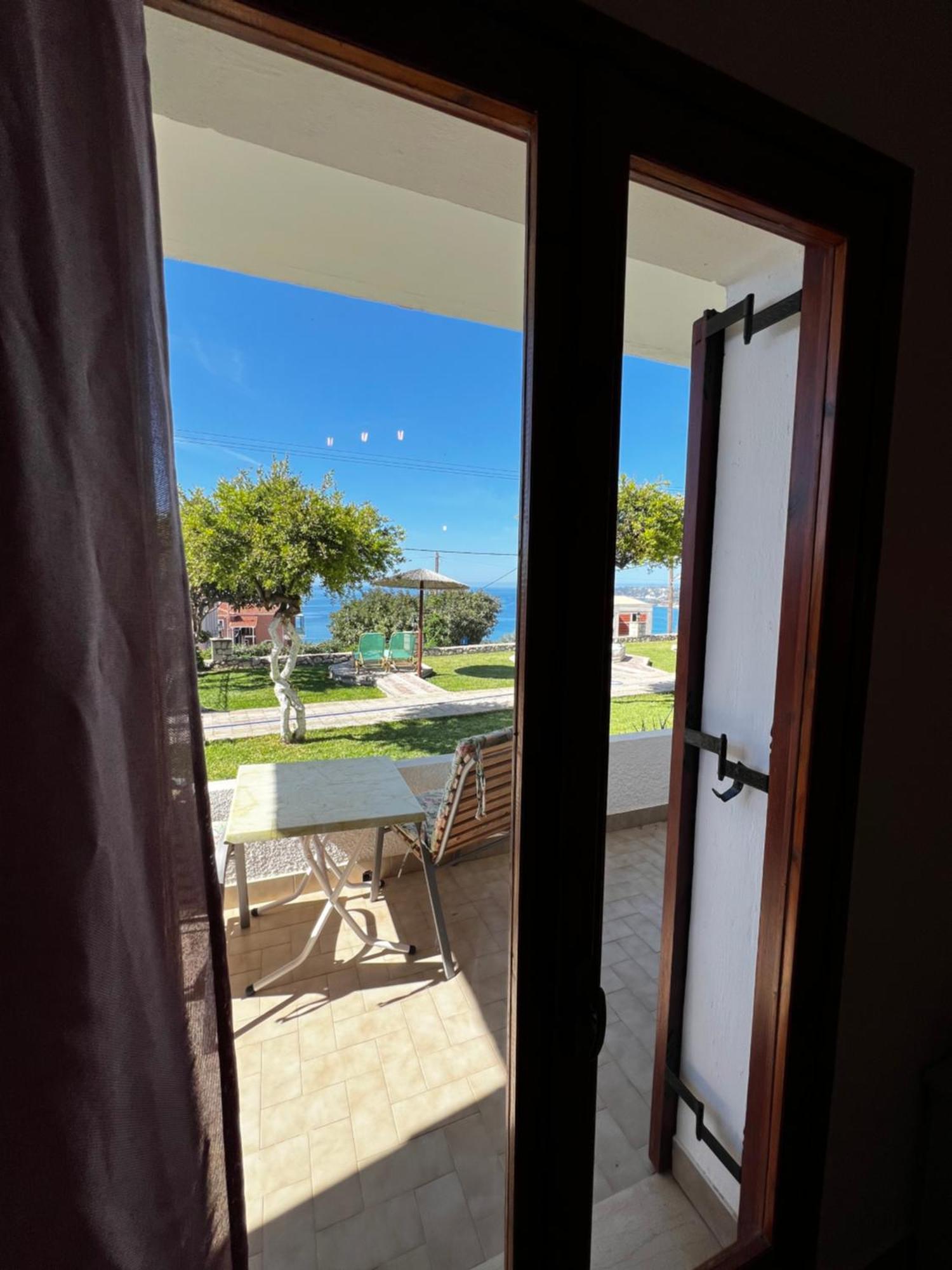 Ocean Front 77 2*