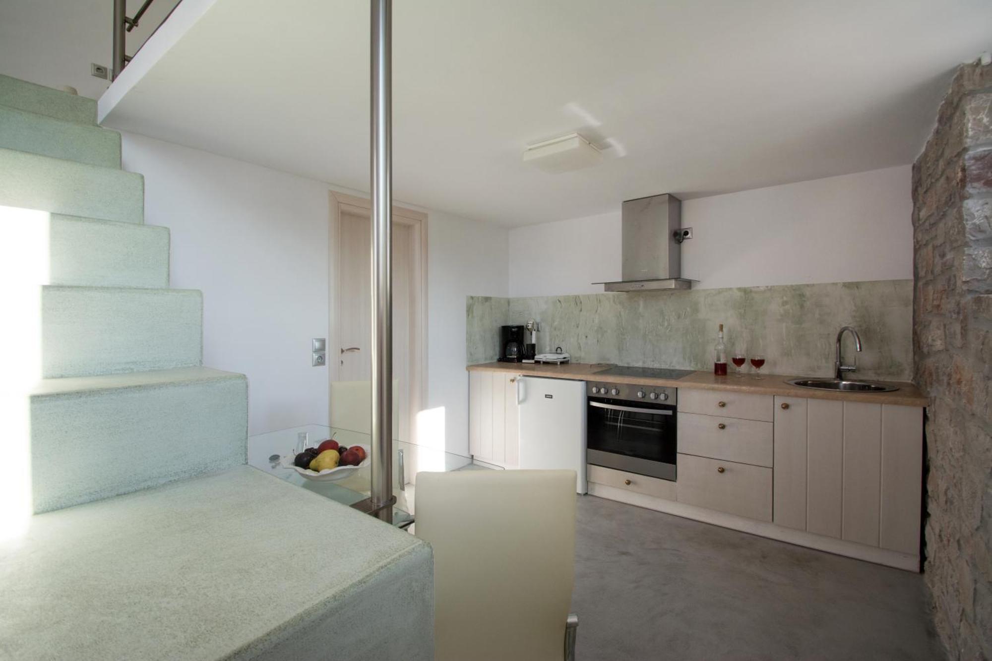 Anemes Aparthotel 2*
