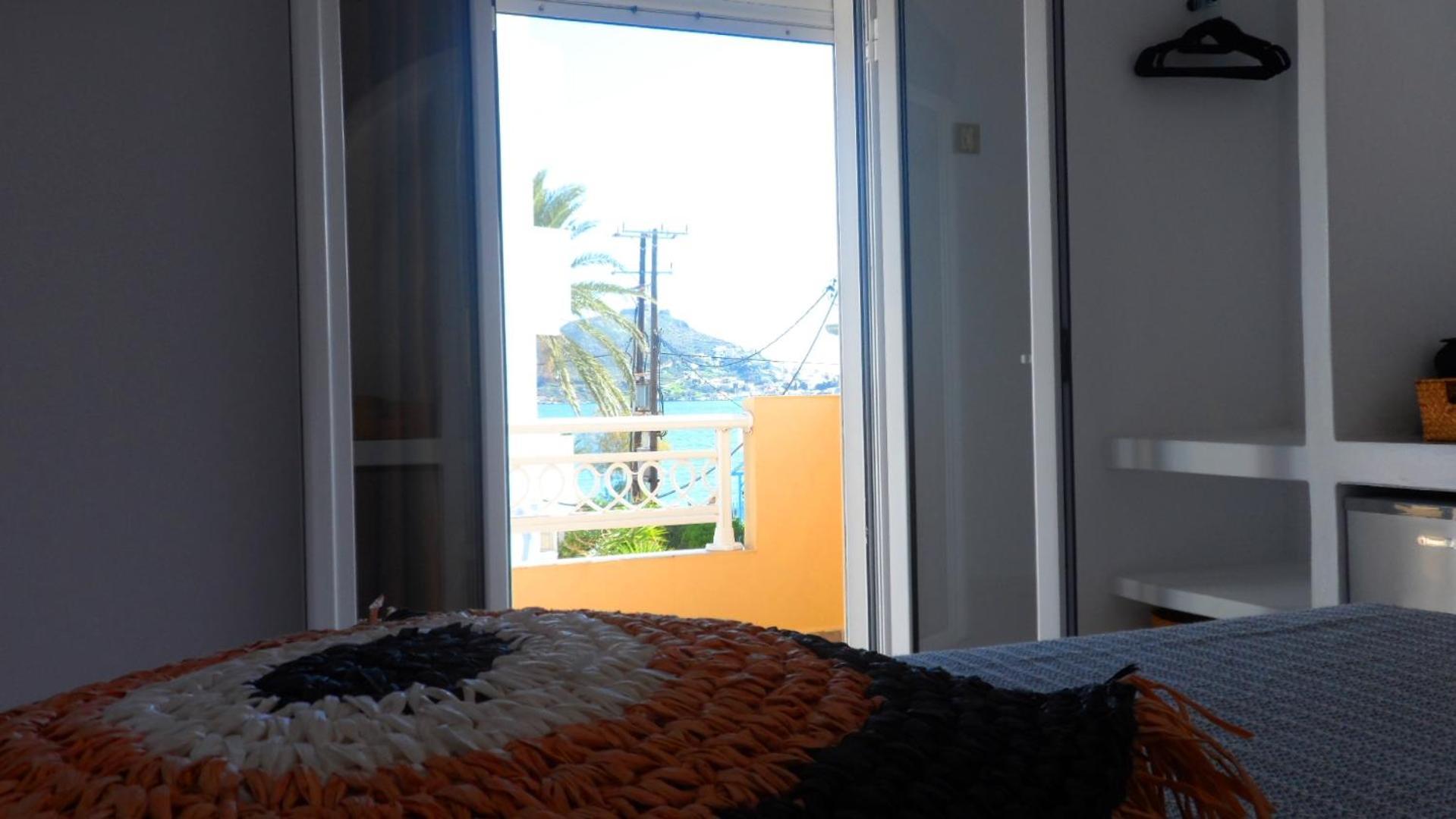 Papafotis & 3* Alinda (Leros)