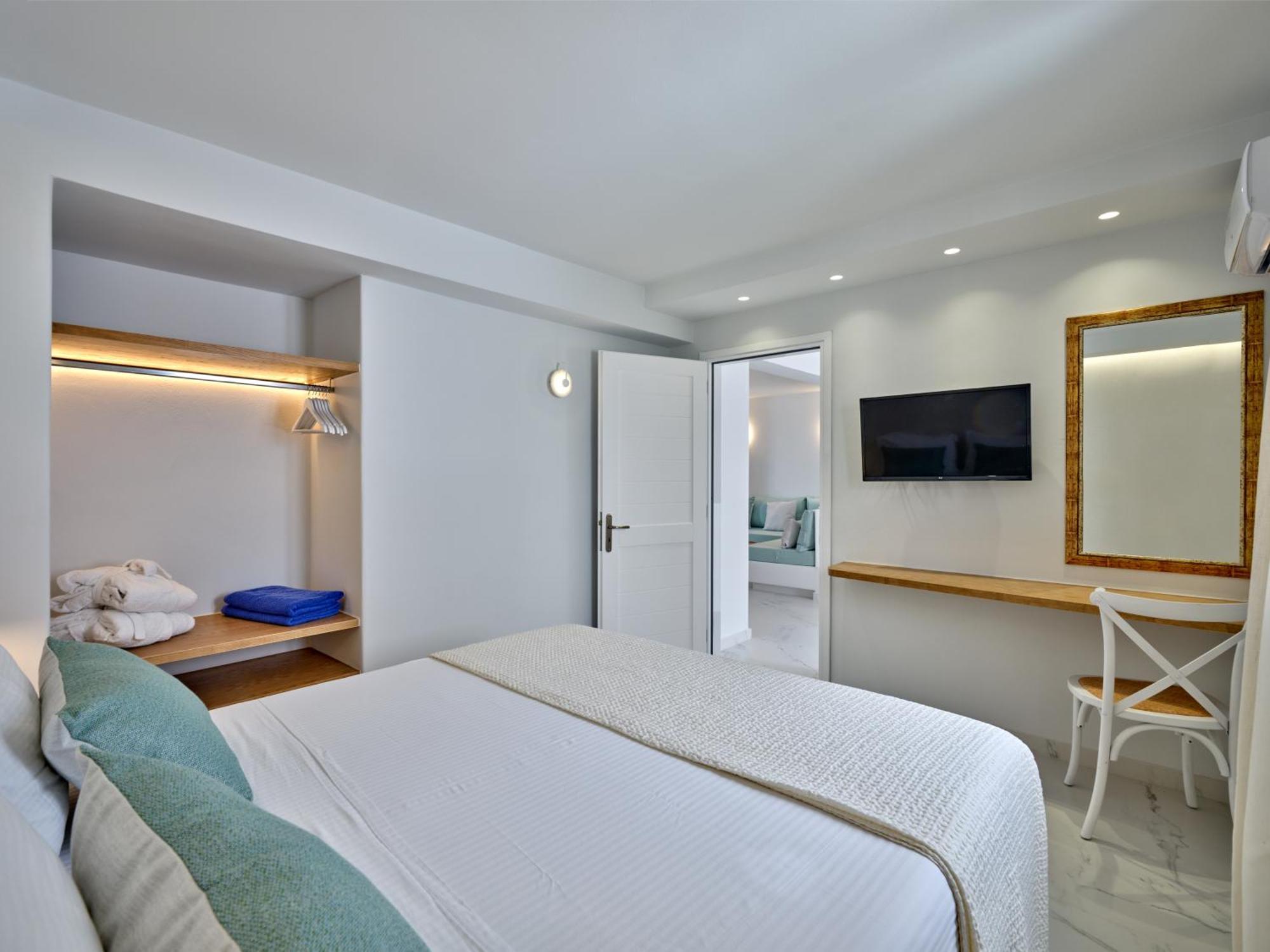 Kandiani Bleu Ciel Naousa (Paros)