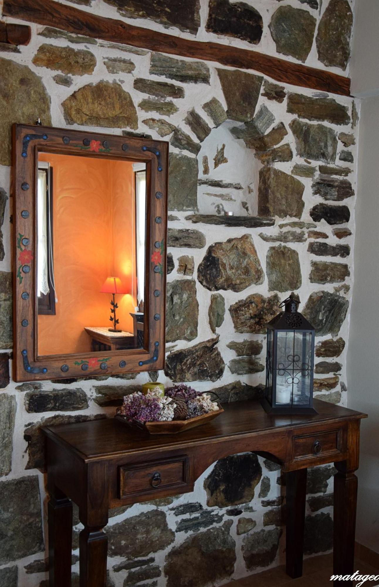 Victoria's Country Apartment *
