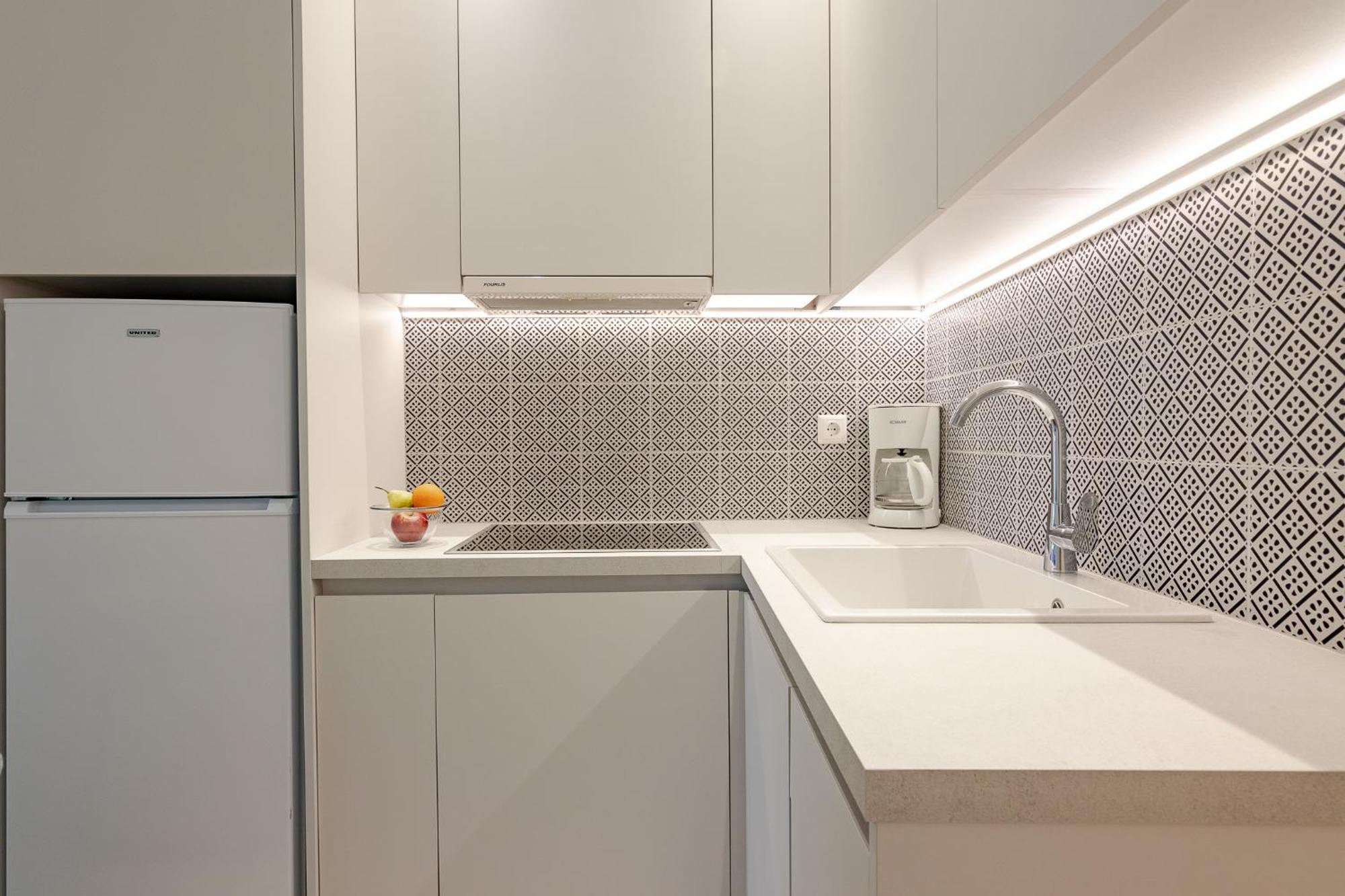 Peroulia Aparthotel *