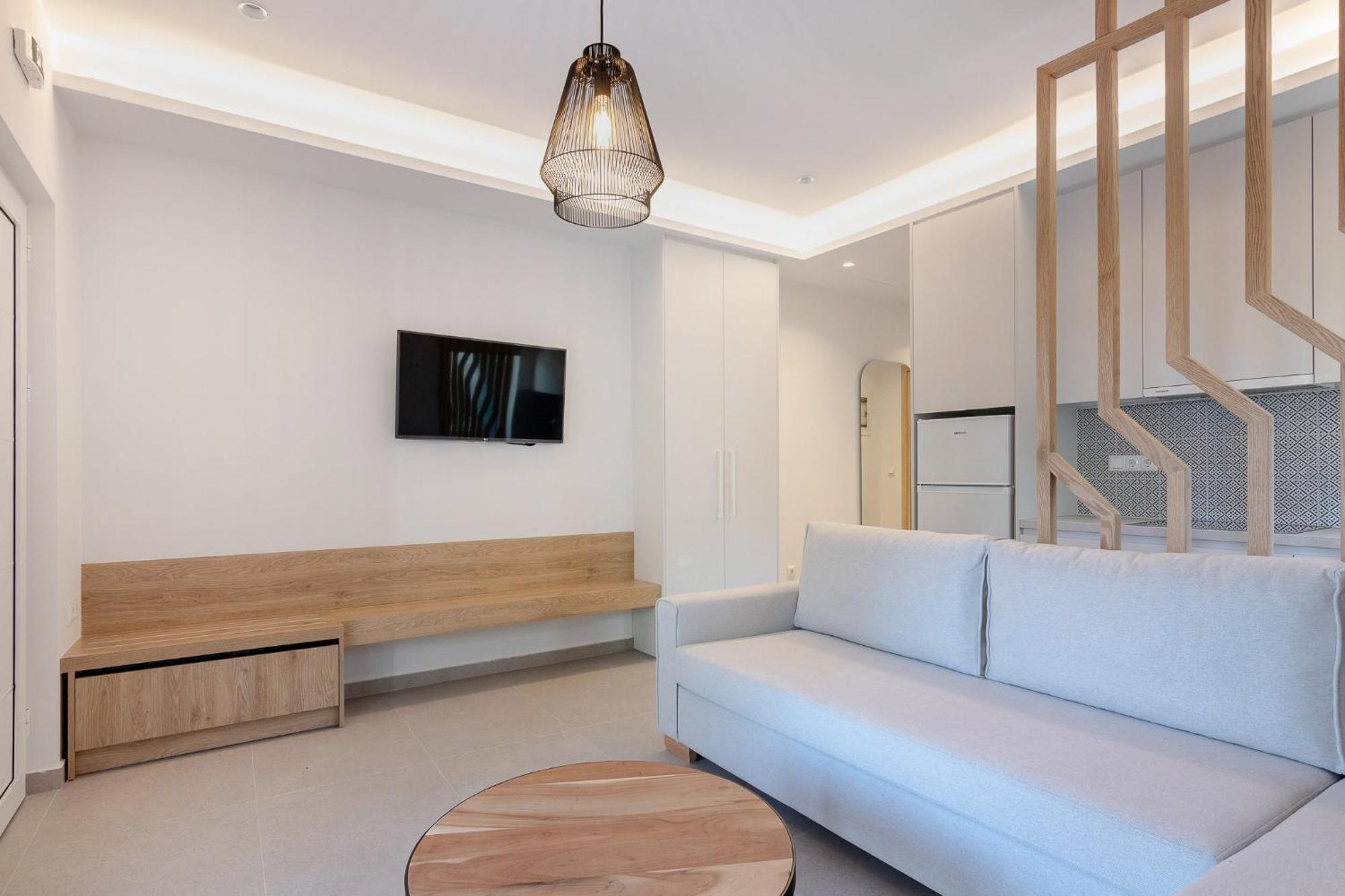 Peroulia Aparthotel