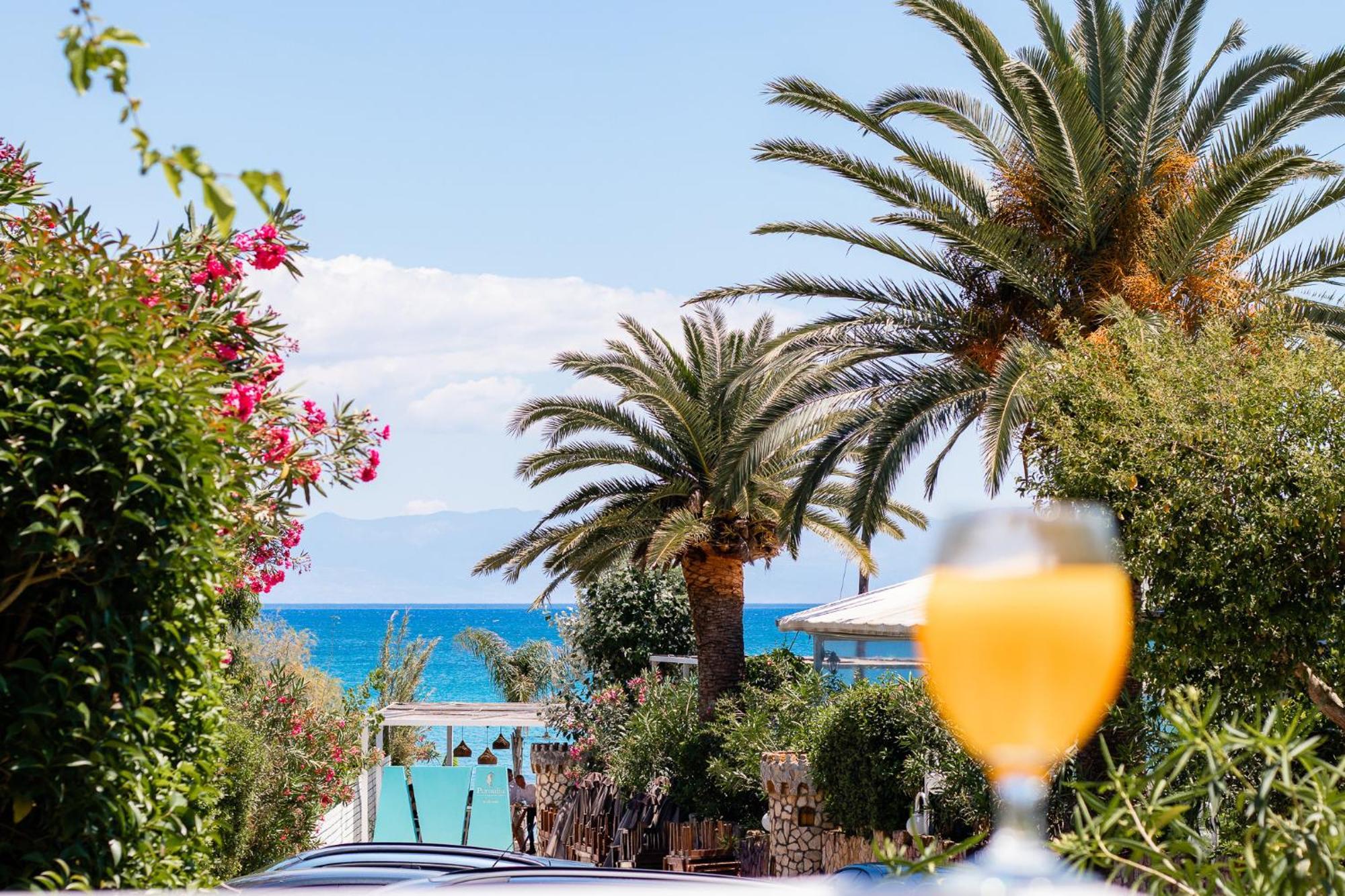 Aparthotel Peroulia