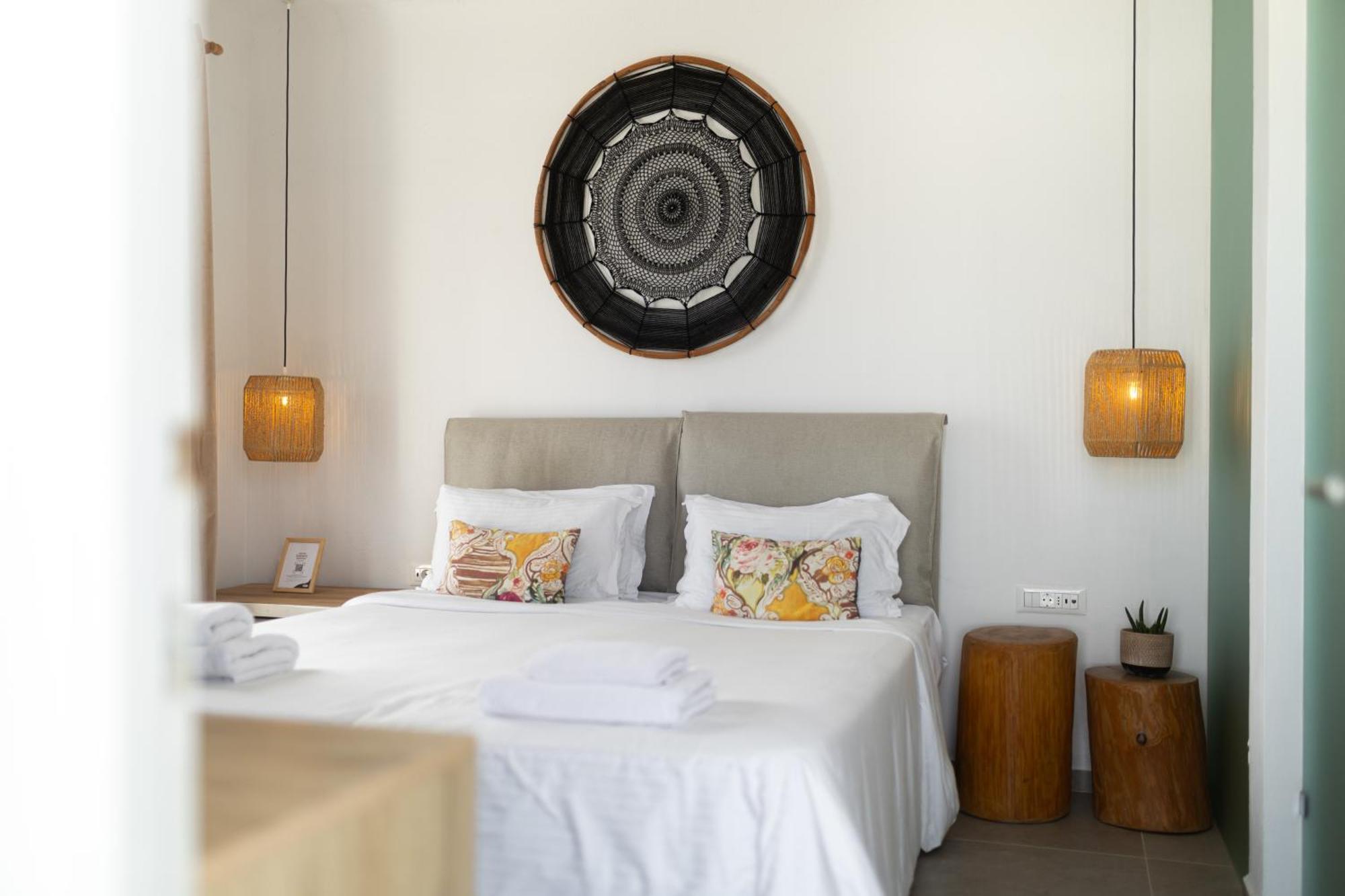 Adonis & Hotel 3*
