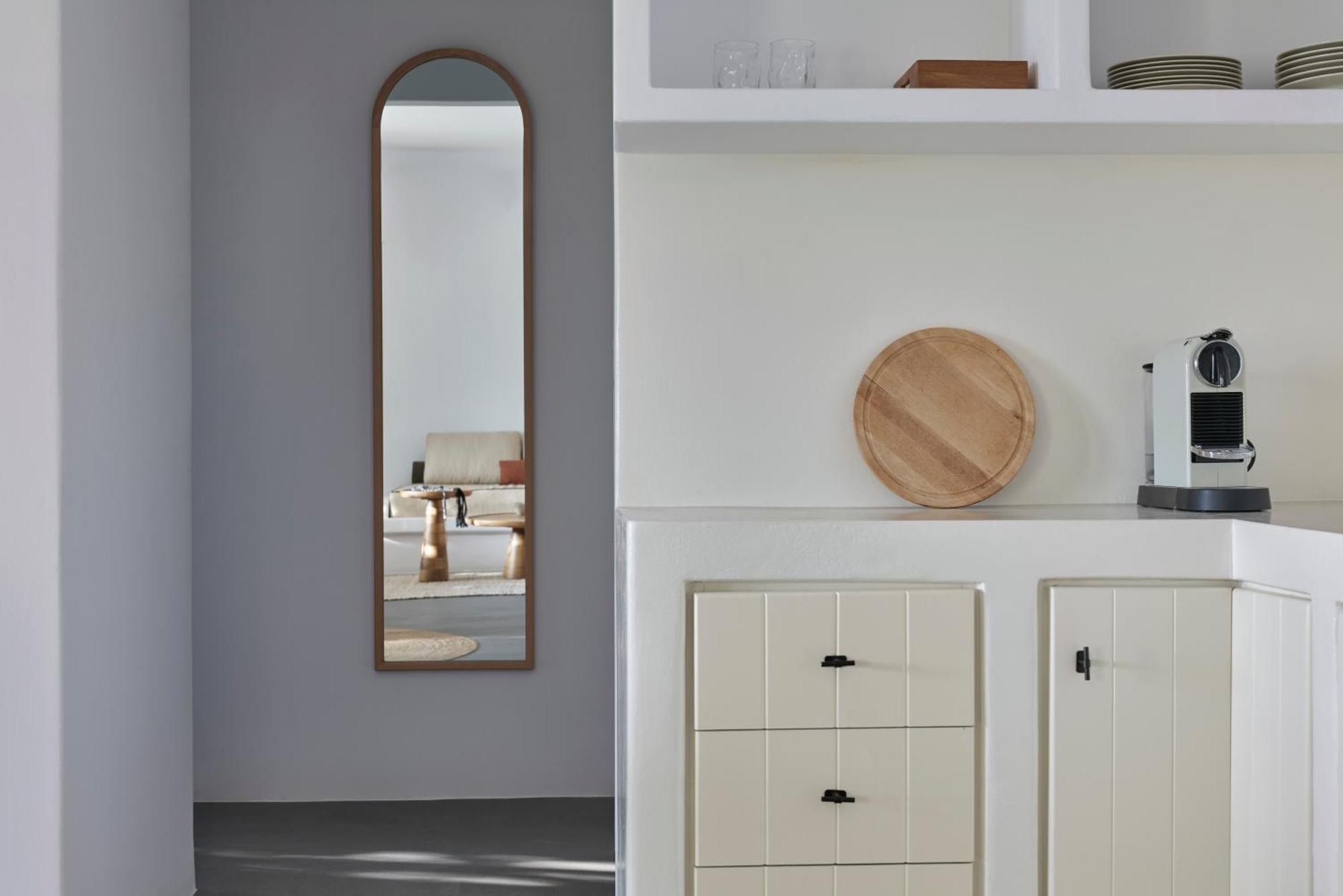 Iliana Olive Branch Apartment