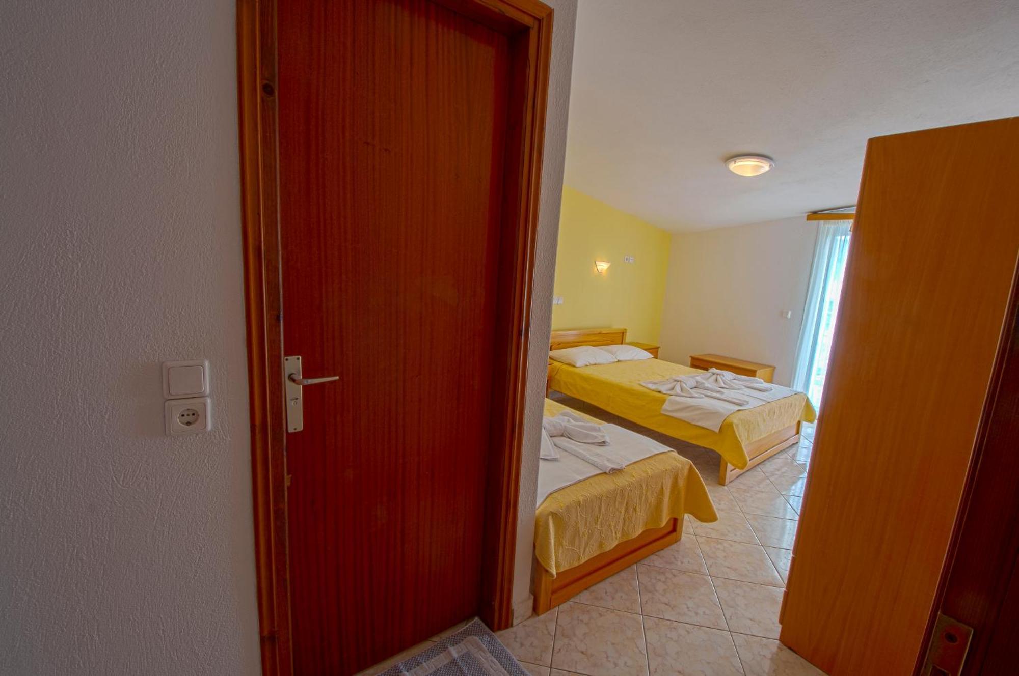 Aparthotel Maria Potos