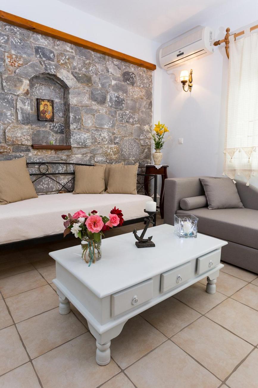 Pleiades Seaside Residences In Mani