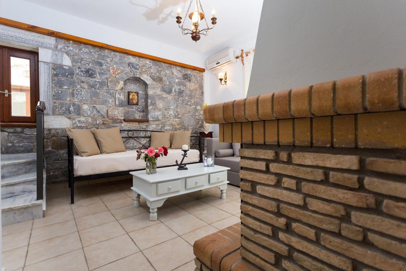 Pleiades Seaside Residences In Mani * Agios Nikolaos (Mani)