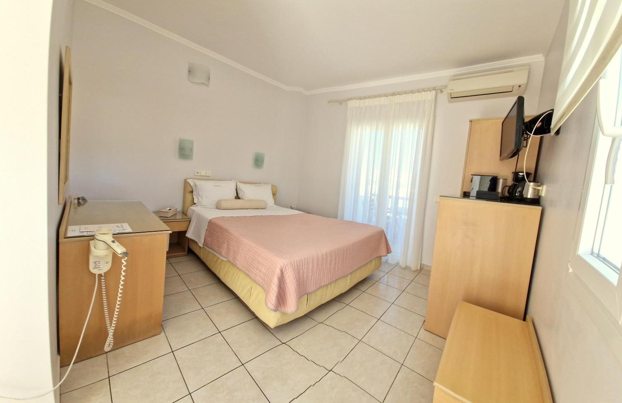 Konstantinos Aparthotel 2*