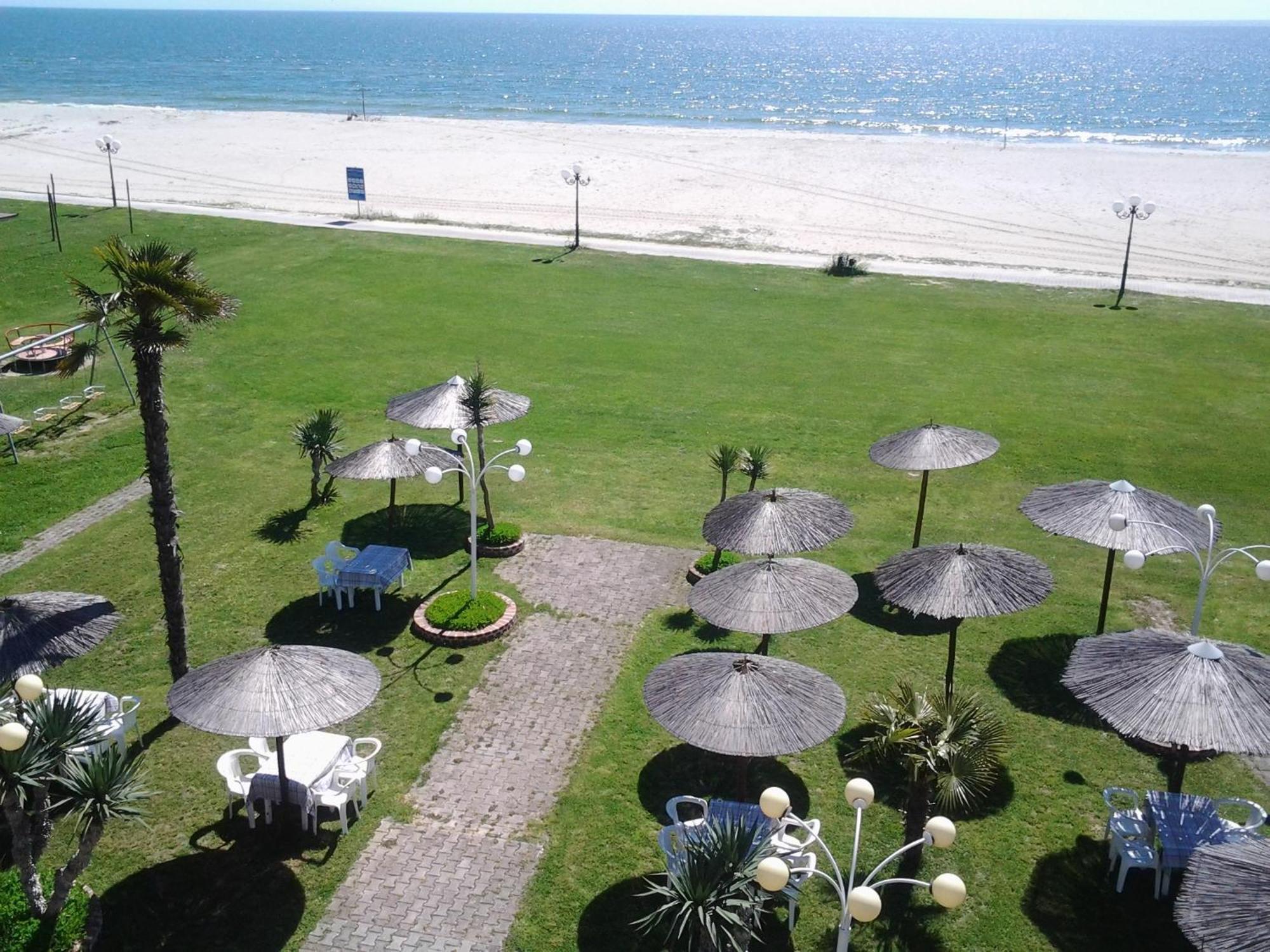 Lidra Hotel 2*