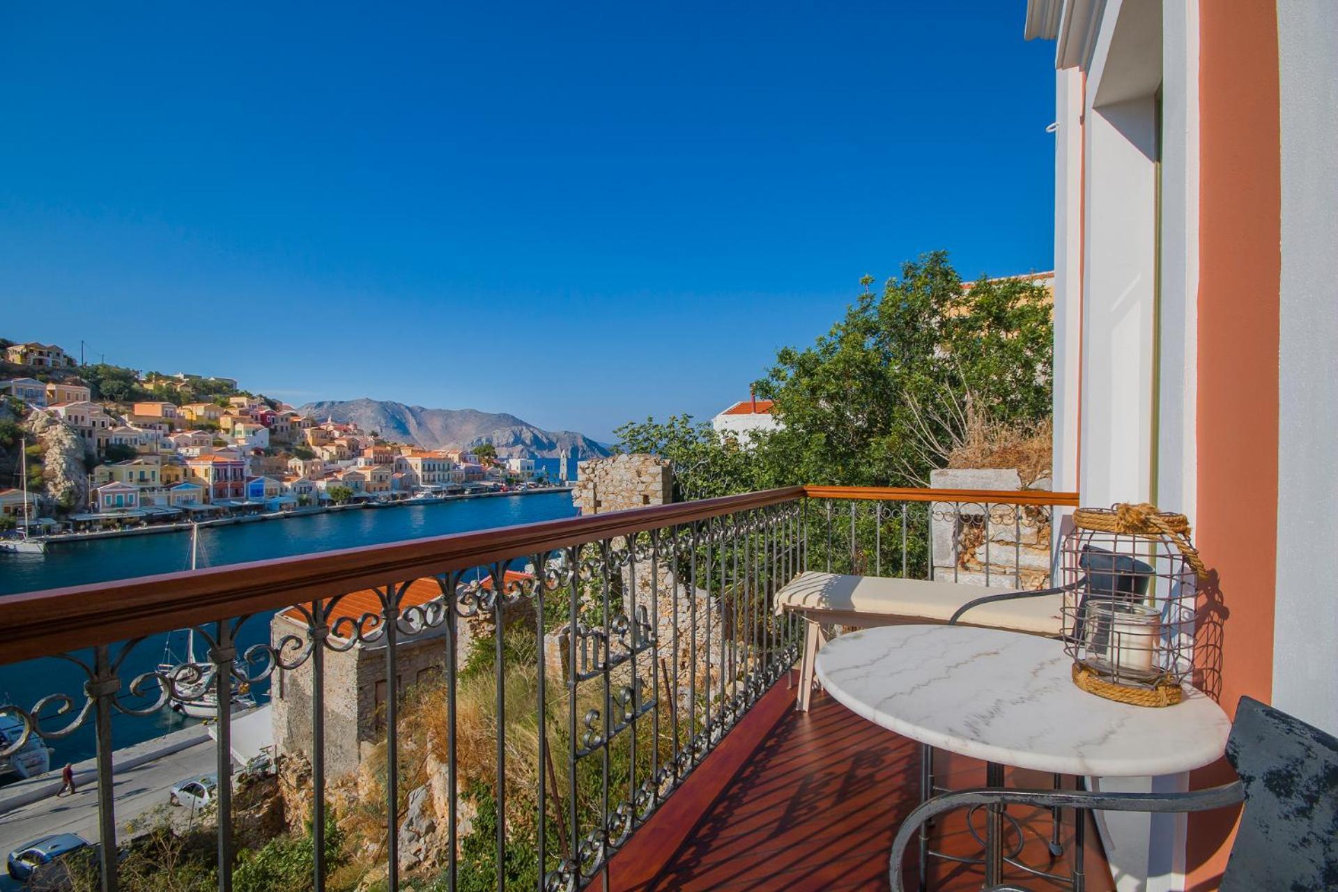 Thea * Symi