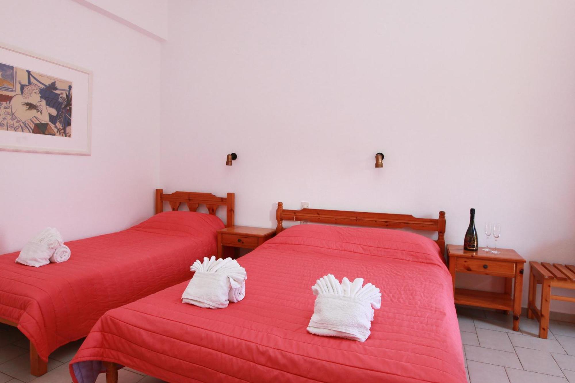 House Aparthotel 2*