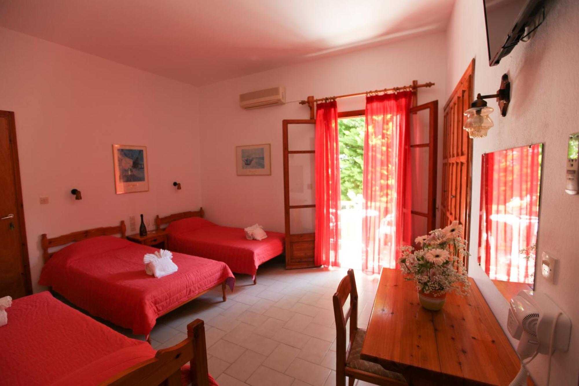 Aparthotel House 2*