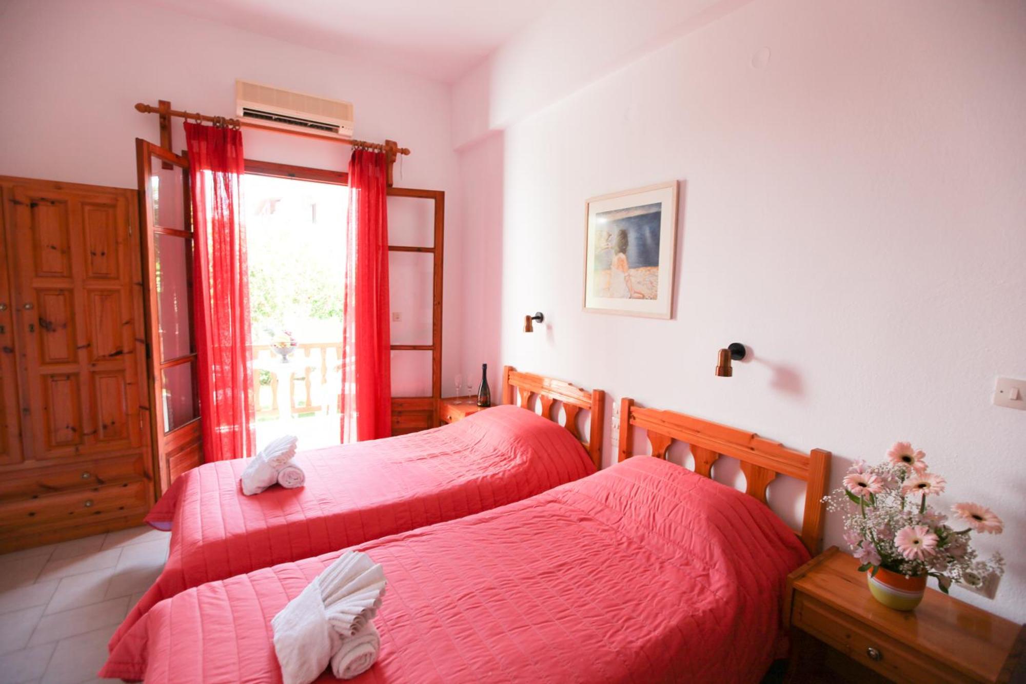 House 2* Skiathos Town