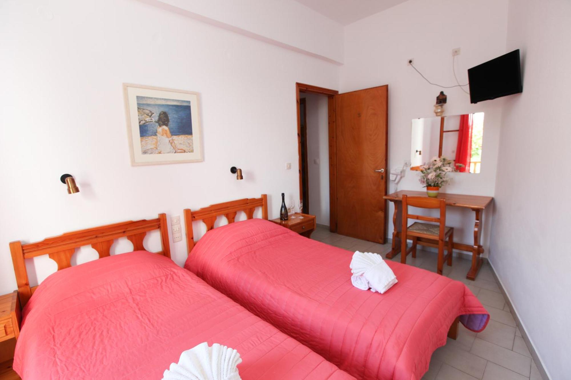 House 2* Skiathos Town