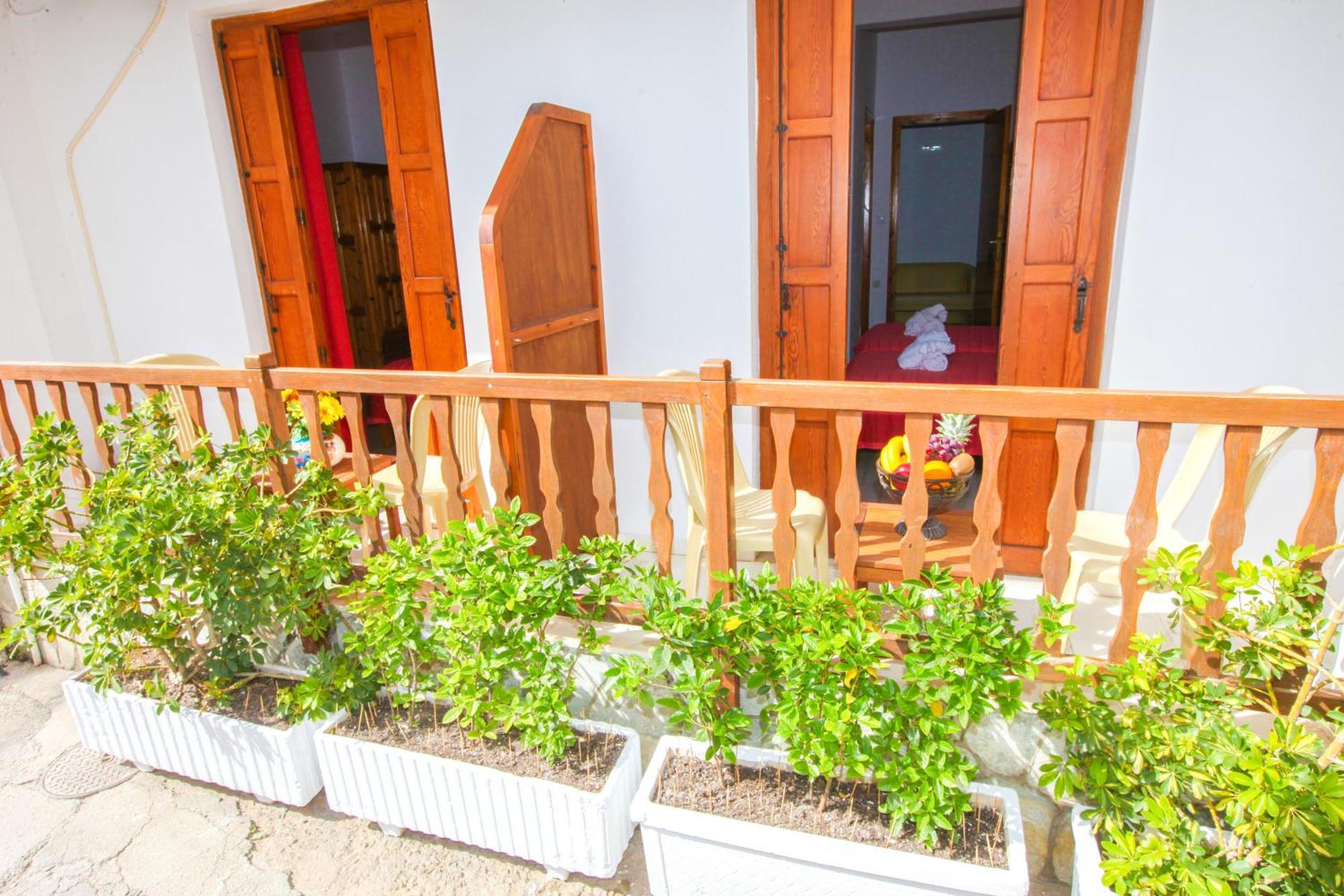 House Aparthotel 2*
