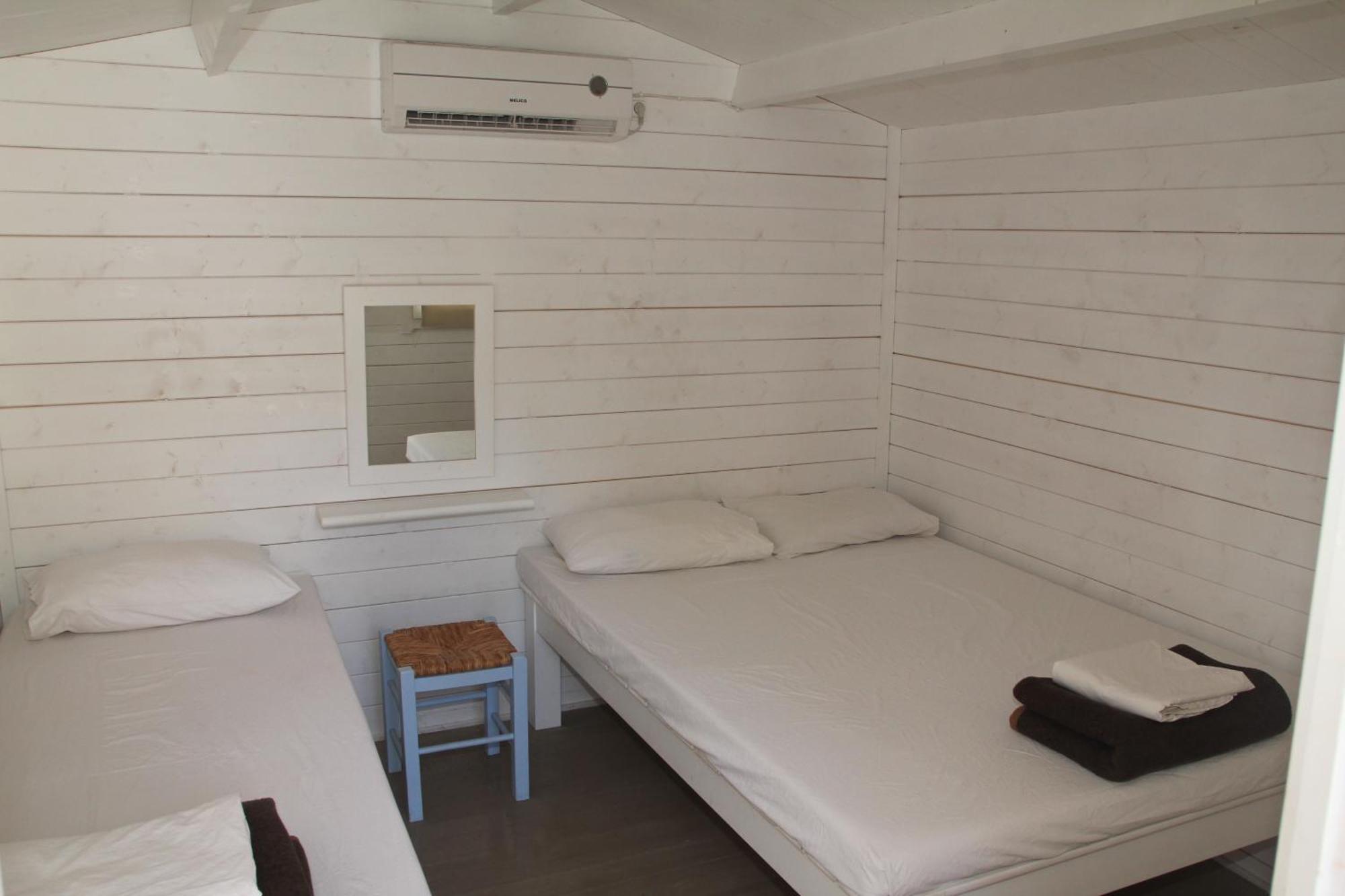 Far Out Beach Club Resort & Camping Mylopotas