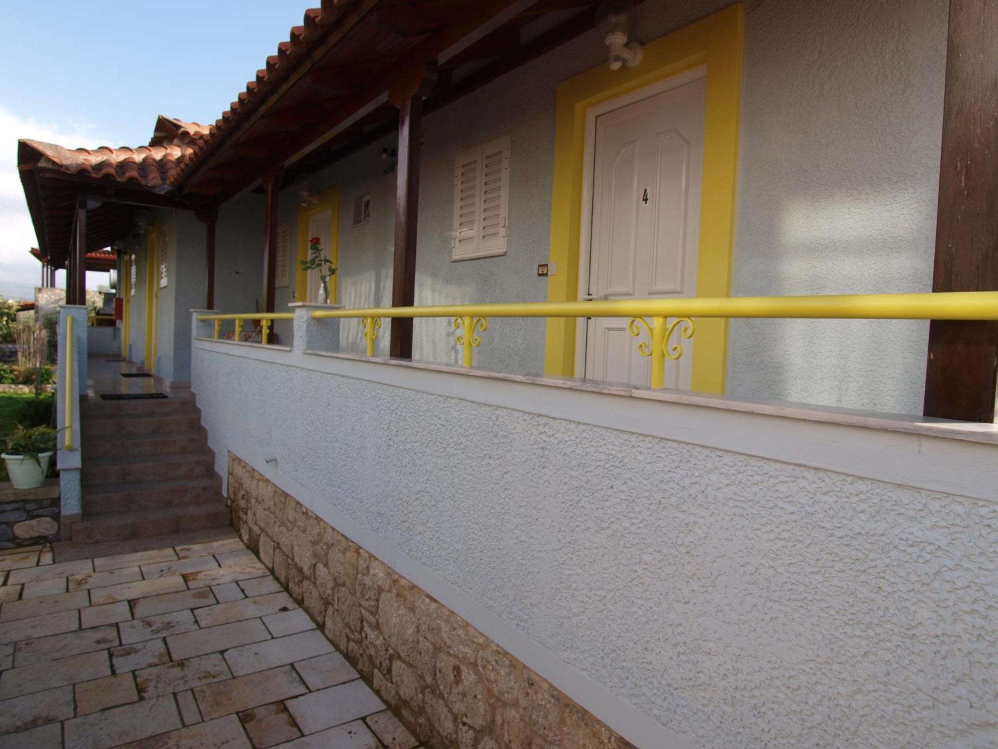 Elena Apartments Stoypa